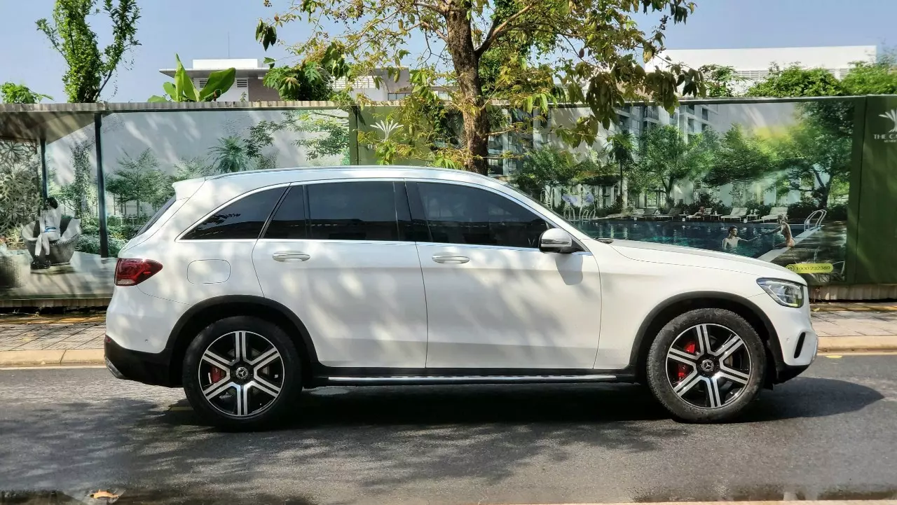 CẦN BÁN XE MERCEDES GLC200 4 MATIC SẢN XUẤT NĂM 2020-0