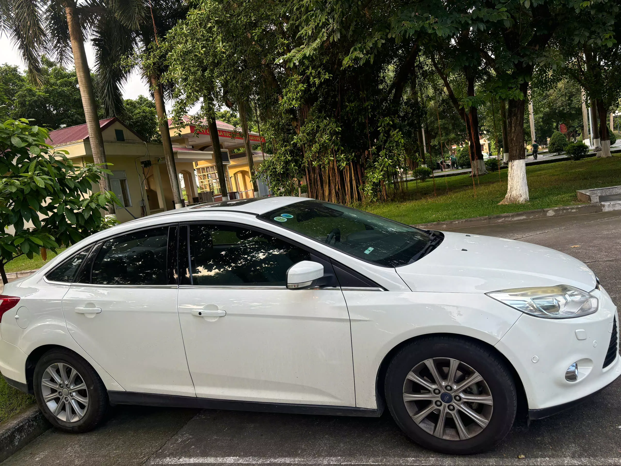 Chính chủ bán xe Ford Focus 2013, AT 2.0.-0