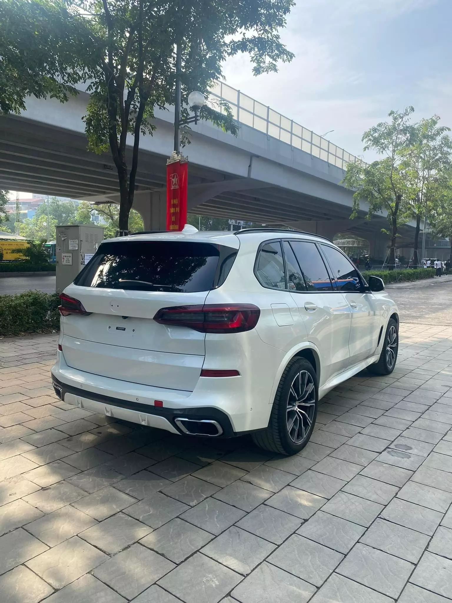 Bán BMW X5 M-Sport sản xuất 2021, xe cực mới, 1 chủ.-2