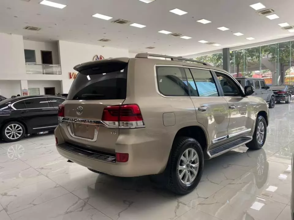 Land Cruiser 4.6V8 2016, đăng ký tên tư nhân, xe 1 chủ, xe cực đẹp.-5