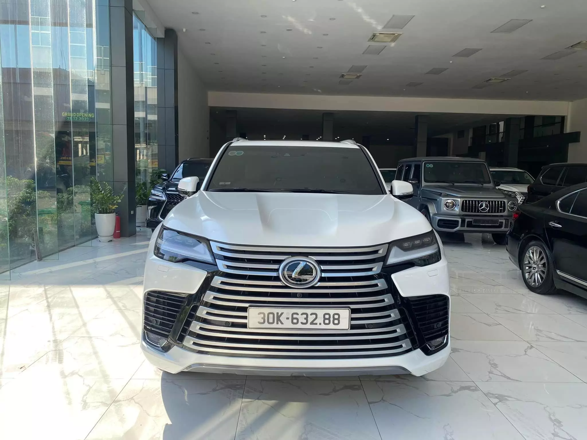 Bán Lexus LX600 Urban 7 chỗ, model và đăng ký 2024, lăn bánh 7000 Km.-0