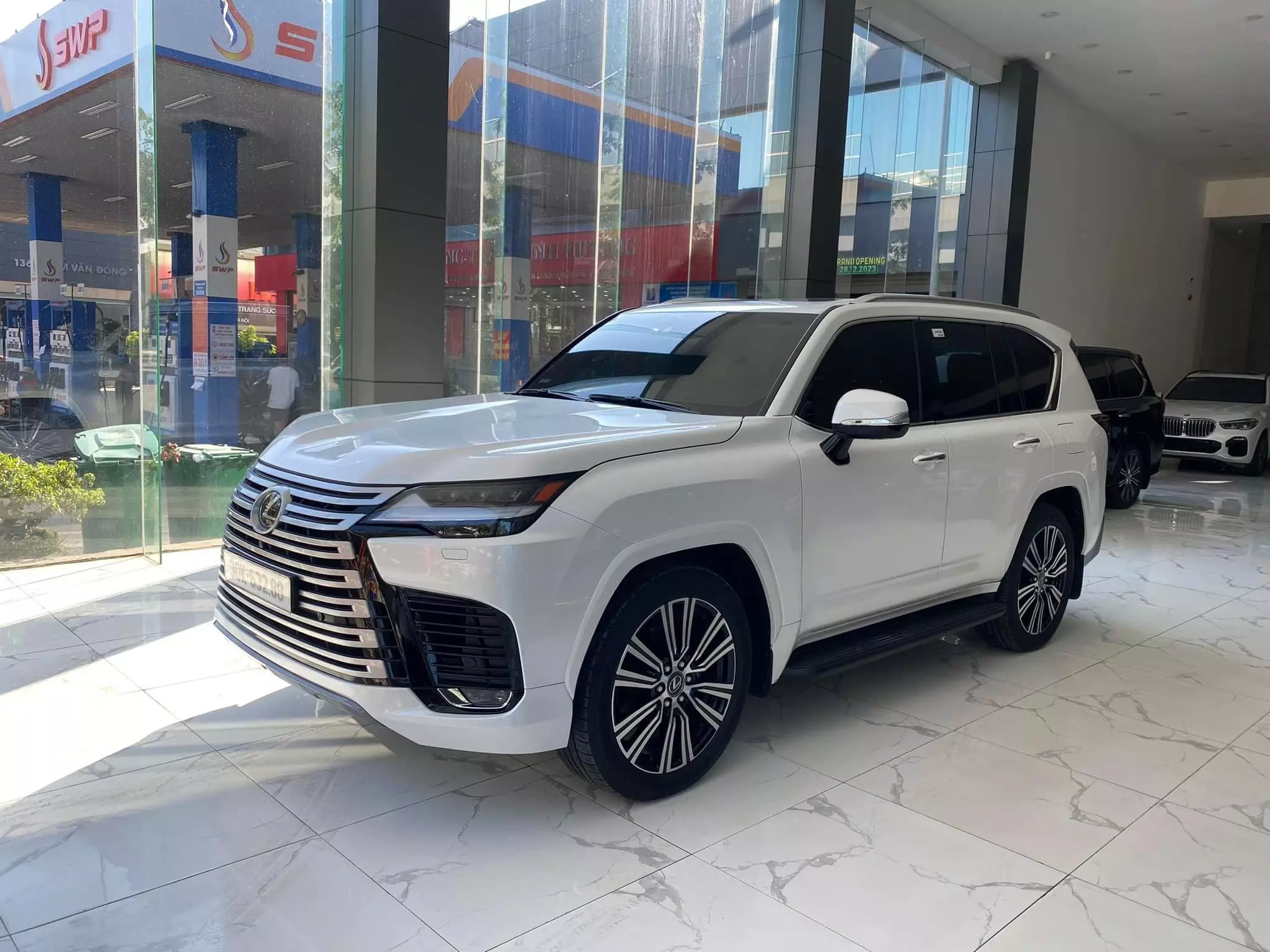 Bán Lexus LX600 Urban 7 chỗ, model và đăng ký 2024, lăn bánh 7000 Km.-1