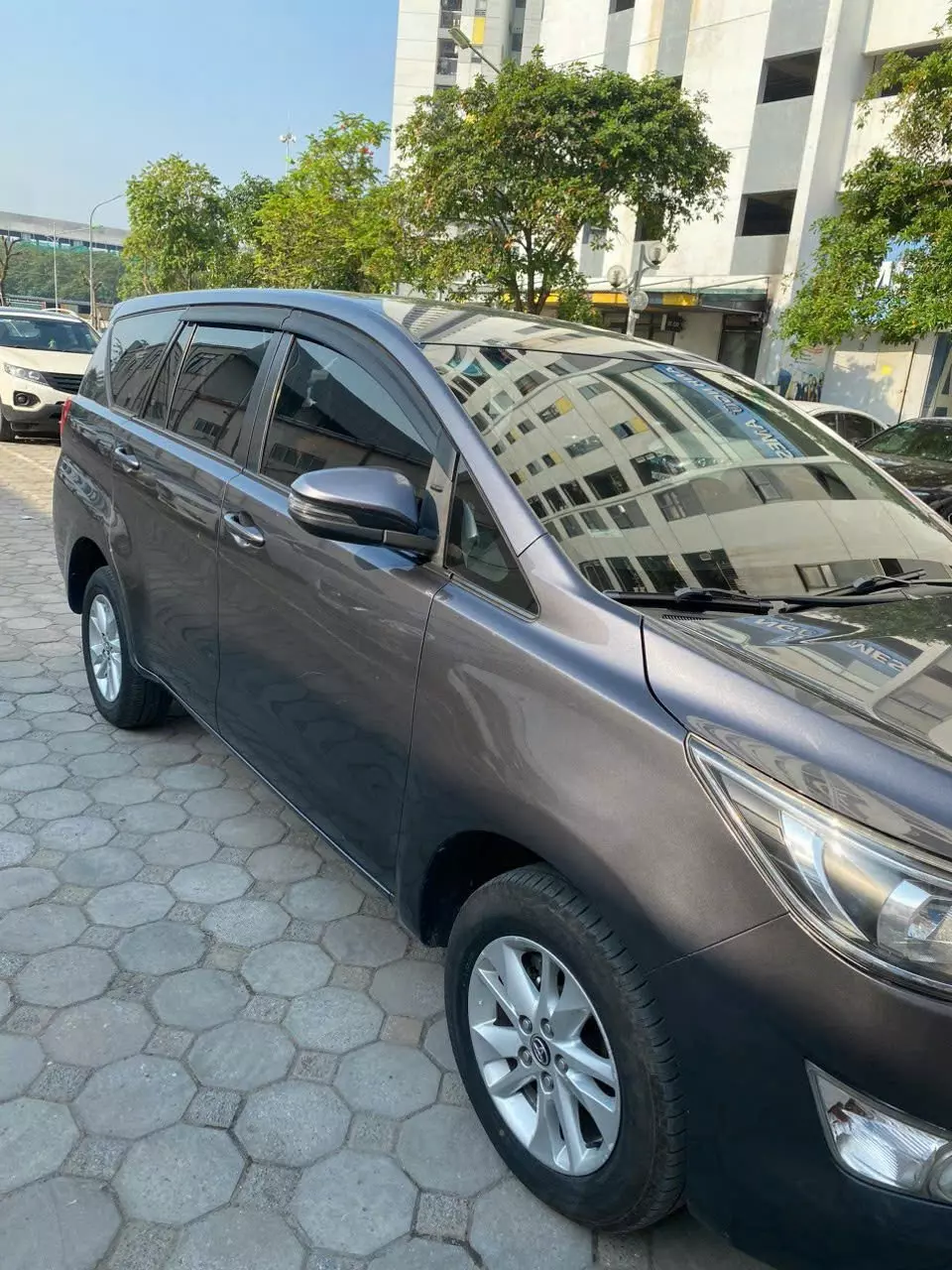 Gia đình em (chính chủ, không phải trung gian) cần bán xe TOYOTA INNOVA 2018 2.0 E (số sàn)-1