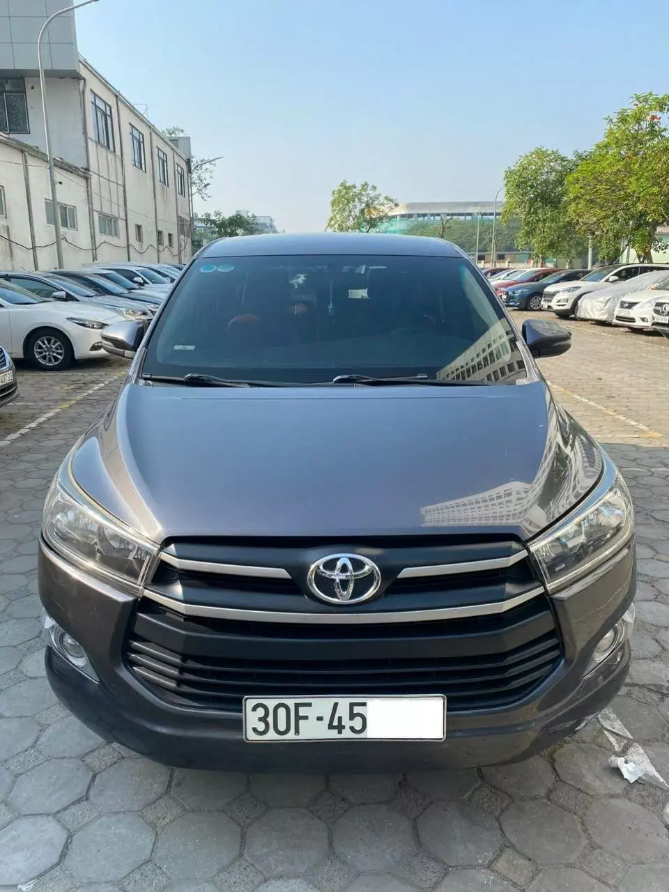 Gia đình em (chính chủ, không phải trung gian) cần bán xe TOYOTA INNOVA 2018 2.0 E (số sàn)-3