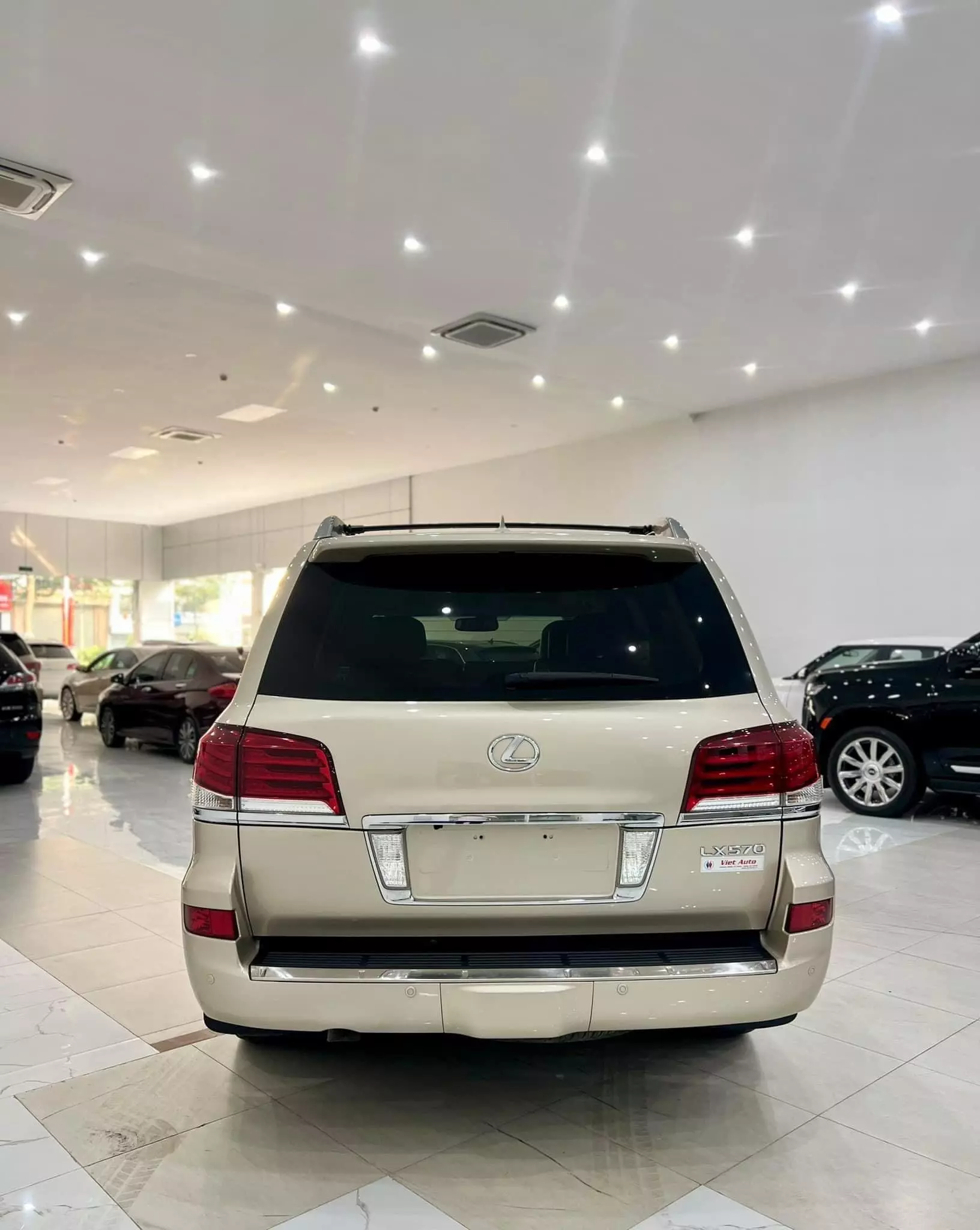 Bán Lexus LX570 nhập Mỹ, Model 2013 màu vàng cát, xe cực đẹp.-5