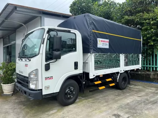 Bán xe tải Isuzu QKR230 thùng bạt-0