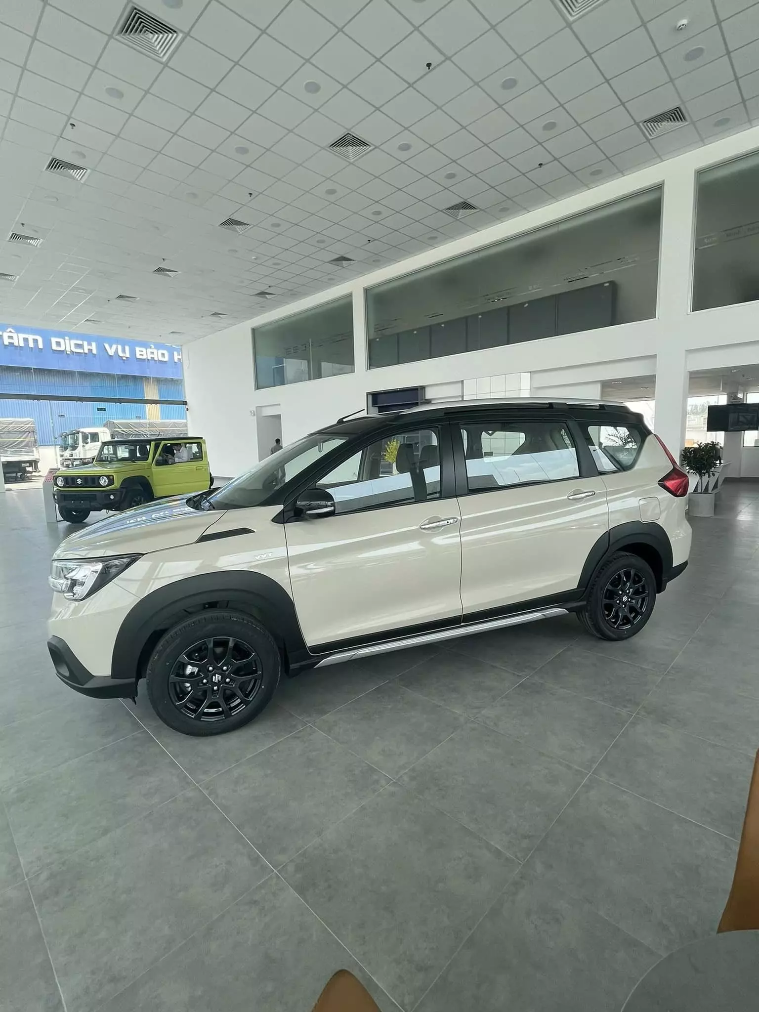 Suzuki XL7 Hybrid giá cực tốt nhân dị khai trương-3