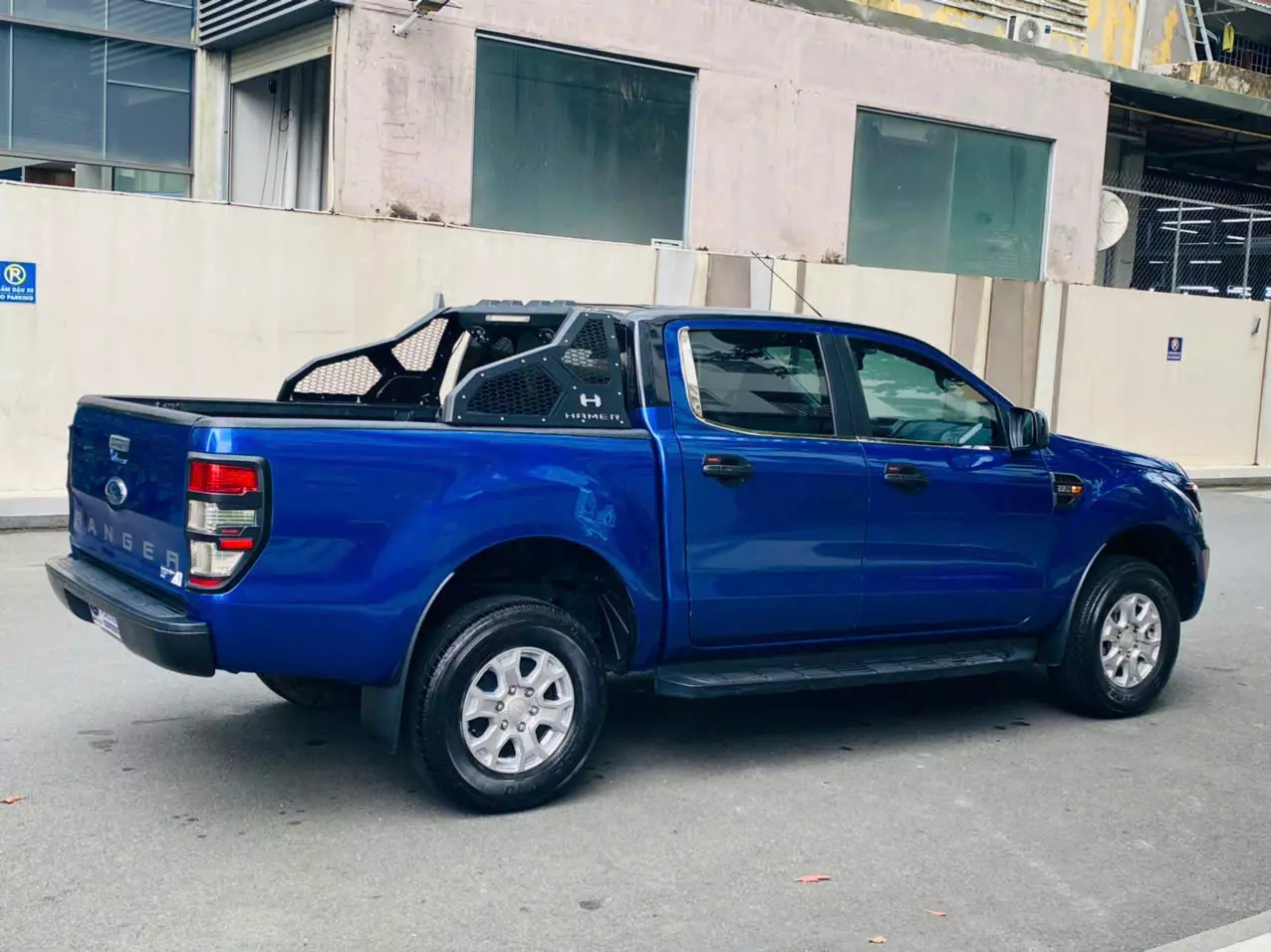 DealHot tháng 10 Ford Ranger XLS 4x2 AT chỉ 455tr-5