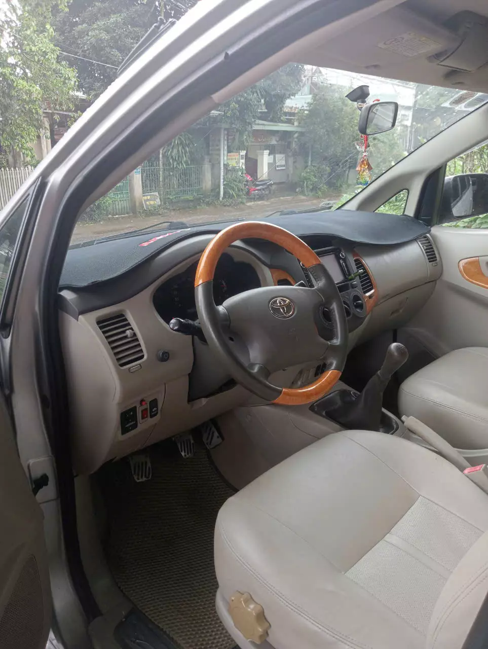 Chính Chủ Bán Xe TOYOTA INNOVA ĐỜI 2011-2