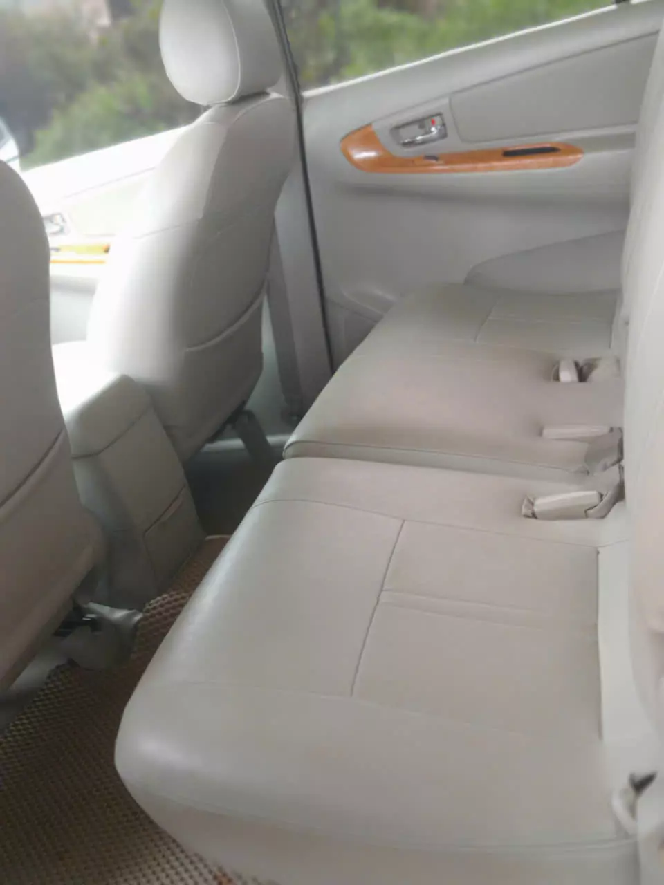 Chính Chủ Bán Xe TOYOTA INNOVA ĐỜI 2011-7