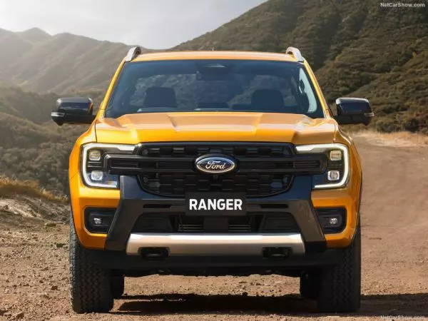 Ford Ranger 2024 - Chỉ cần trả trước gần 230tr đã có được xe Ford Ranger XLS 4x2 và kèm thêm các ưu đãi-4