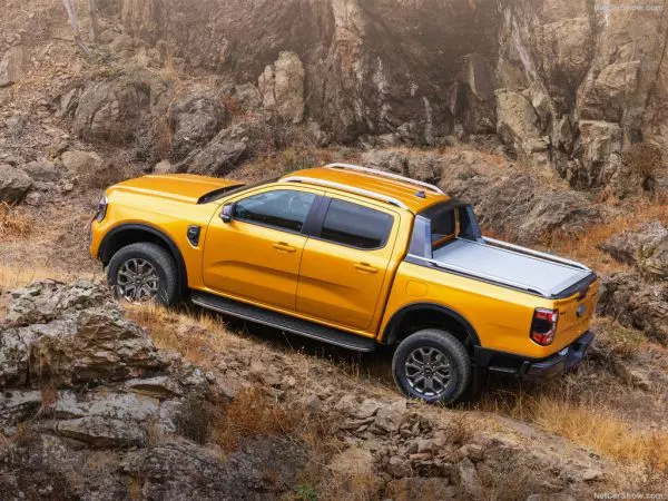 Ford Ranger 2024 - Chỉ cần trả trước gần 230tr đã có được xe Ford Ranger XLS 4x2 và kèm thêm các ưu đãi-3