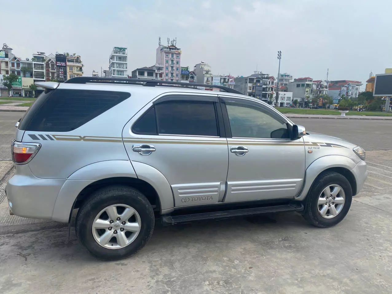 CHÍNH CHỦ CẦN BÁN XE TOYOTA 2010-1