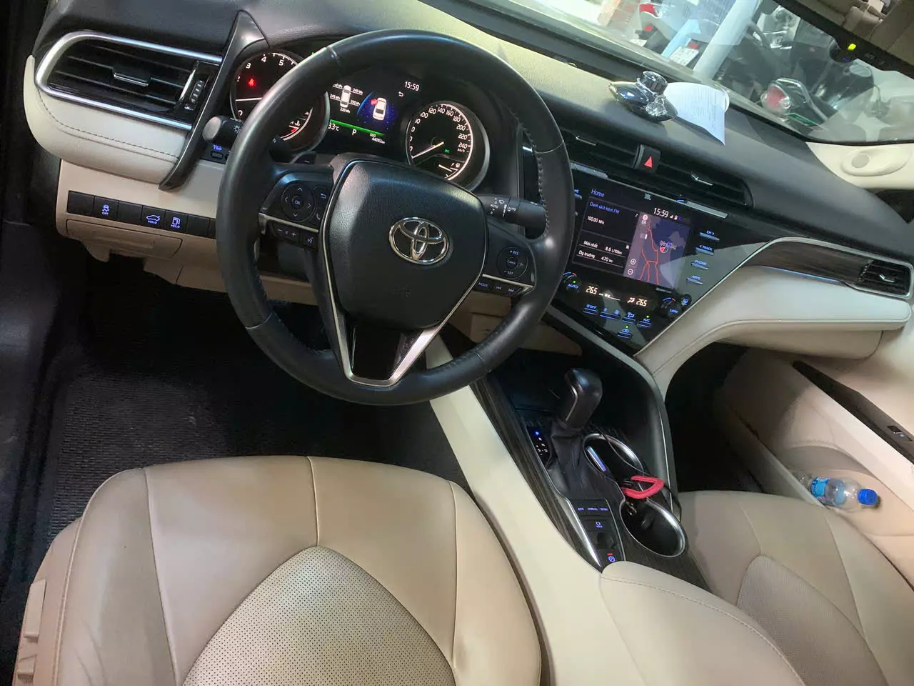 TOYOTA CAMRY 2.5Q sx 2019 nhập Thái màu Đen.Xe siêu đẹp-3