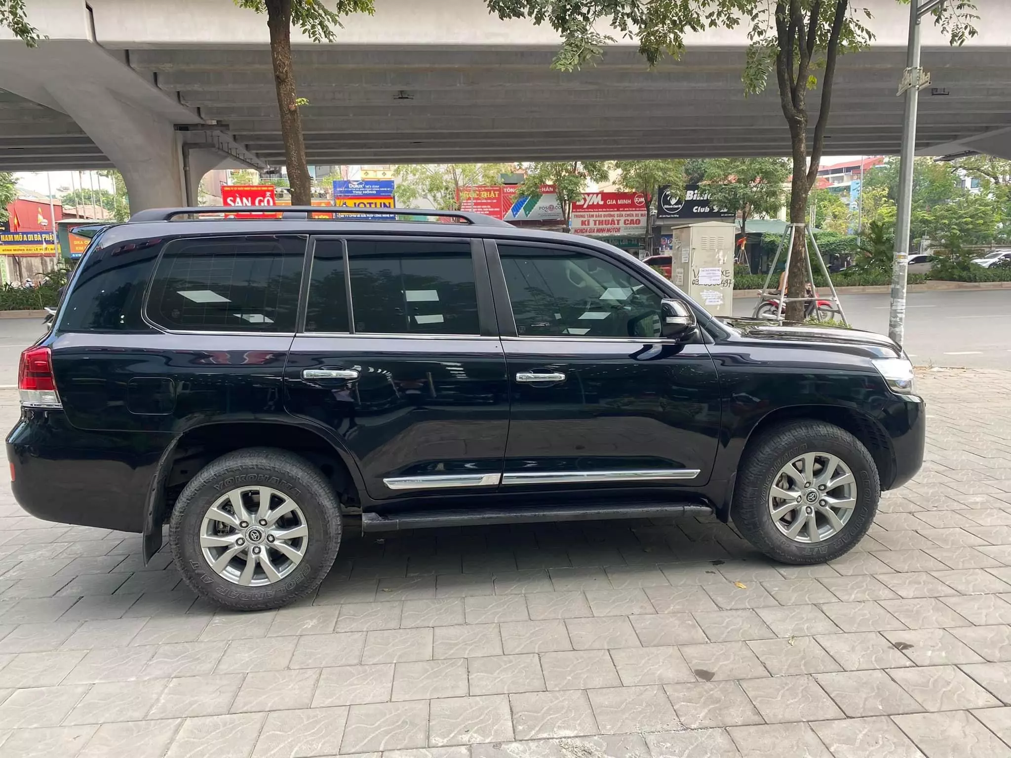 Bán Toyota Land Cruiser 4.6 V8 sản xuất 2016, biển Hà Nội.-4