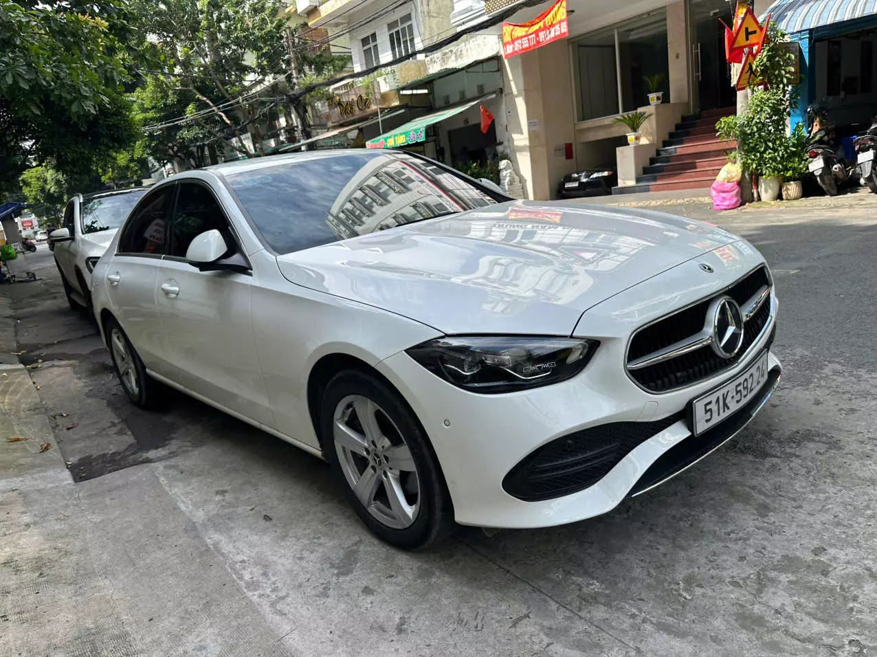 Xe Mercedes Avangrade 2022, màu trắng-13