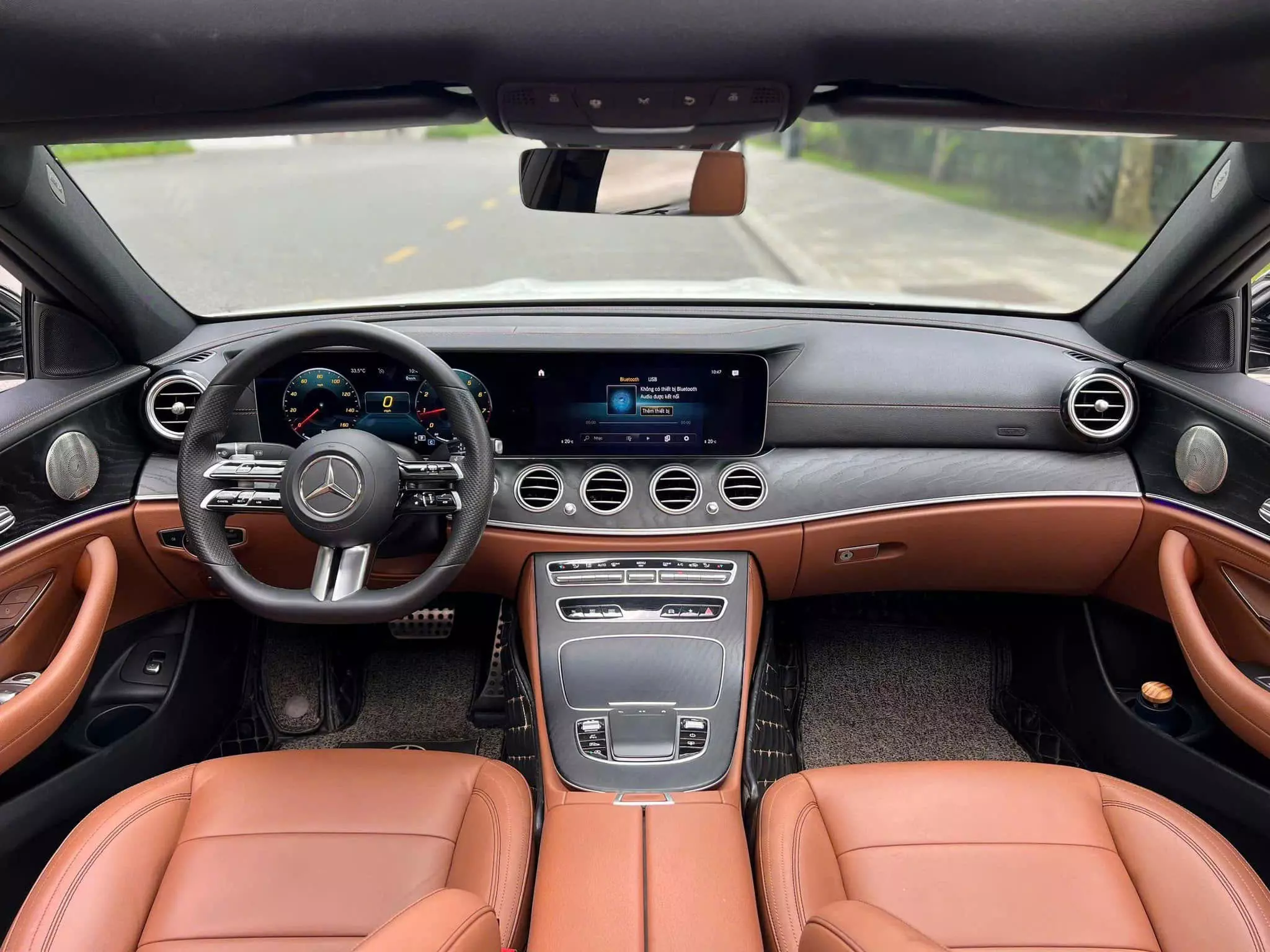 Bán ô tô Mercedes E300 AMG 2021, màu trắng-9