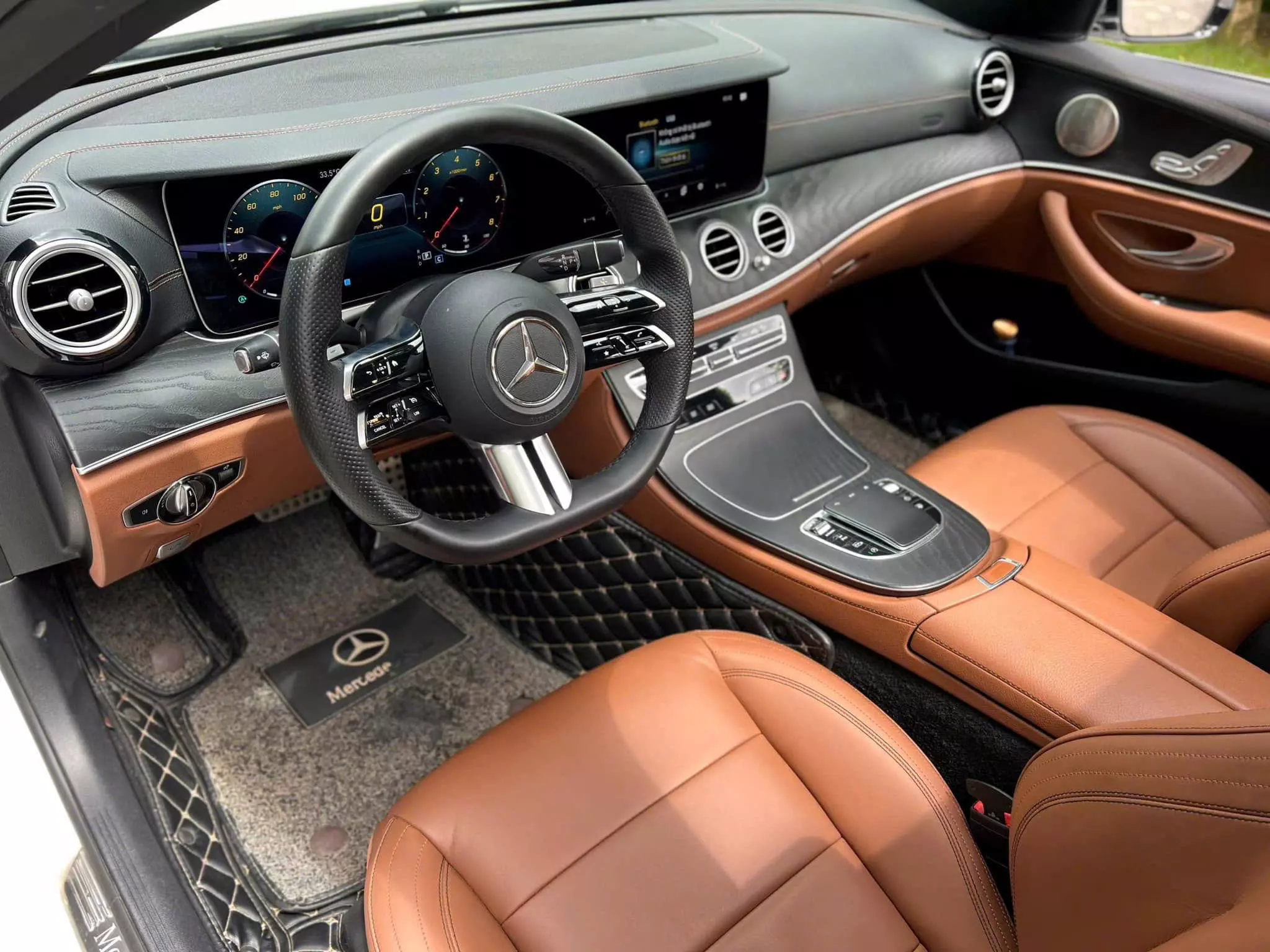 Bán ô tô Mercedes E300 AMG 2021, màu trắng-10