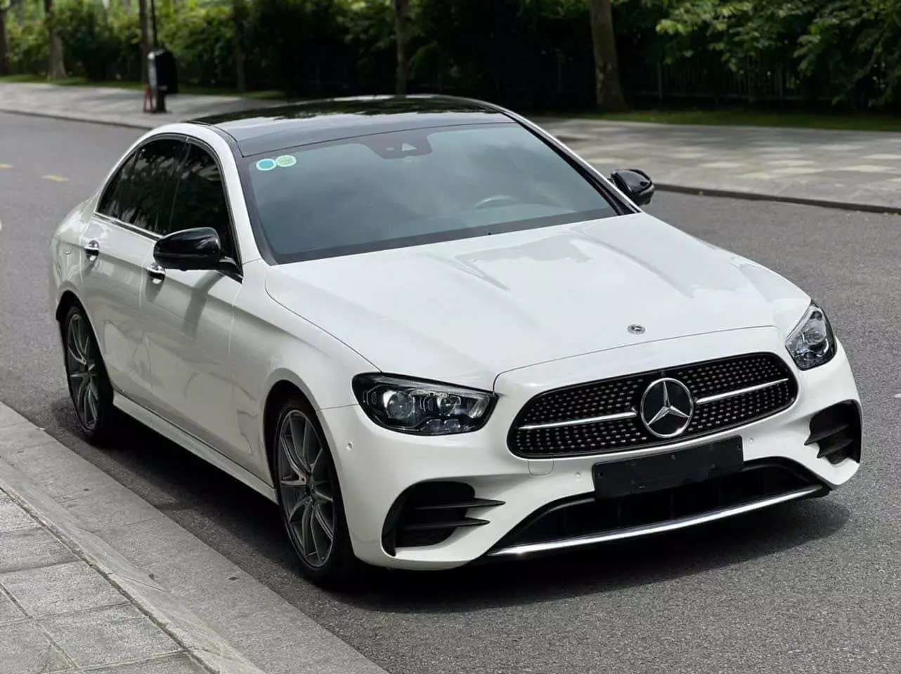 Bán ô tô Mercedes E300 AMG 2021, màu trắng-13