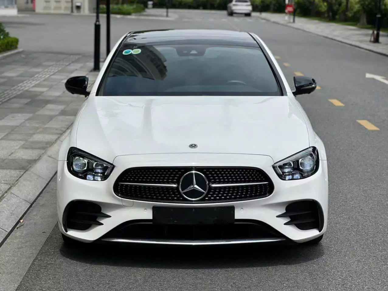 Bán ô tô Mercedes E300 AMG 2021, màu trắng-14