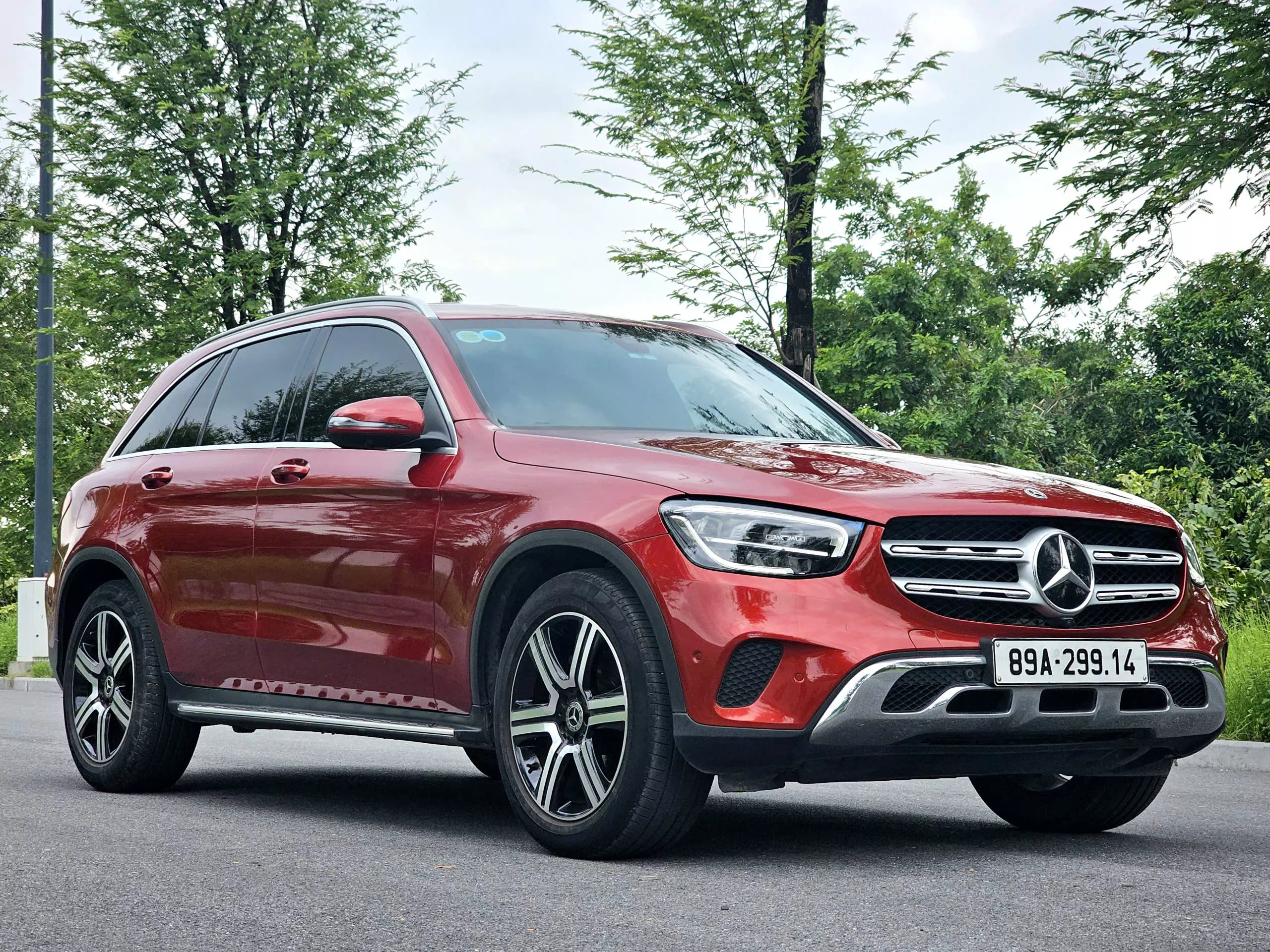 Bán Mercedes 4matic 2021, màu đỏ-1