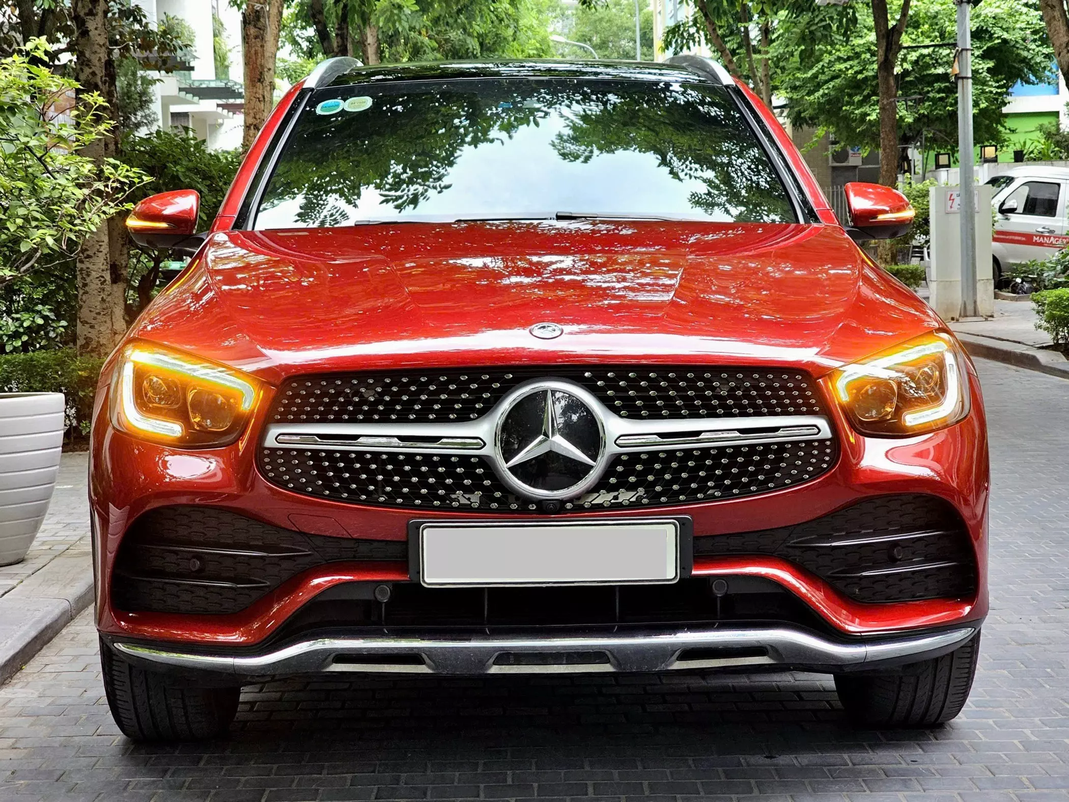 Cần bán xe Mercedes 4matic 2020, màu đỏ-0