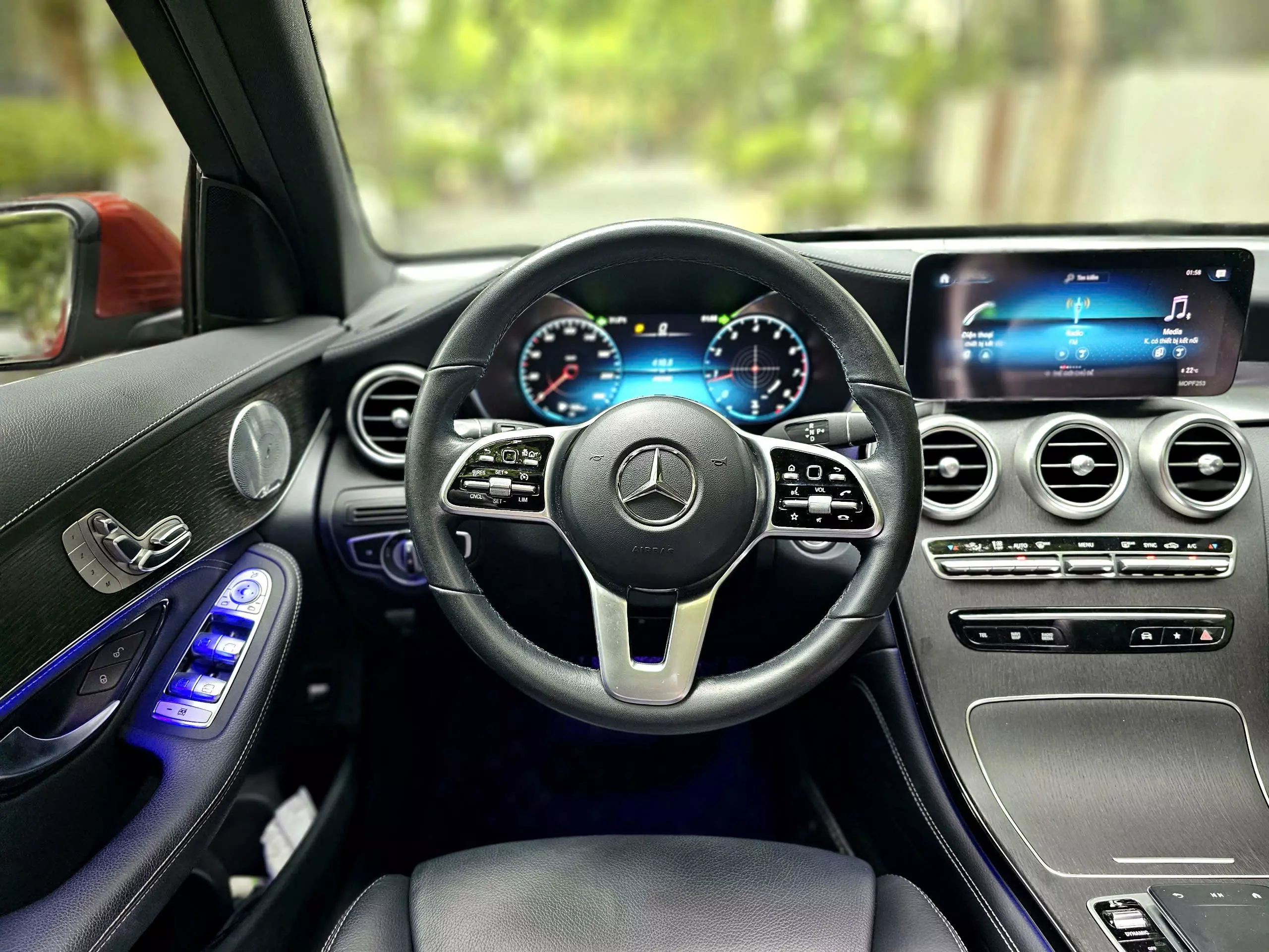 Cần bán xe Mercedes 4matic 2020, màu đỏ-7