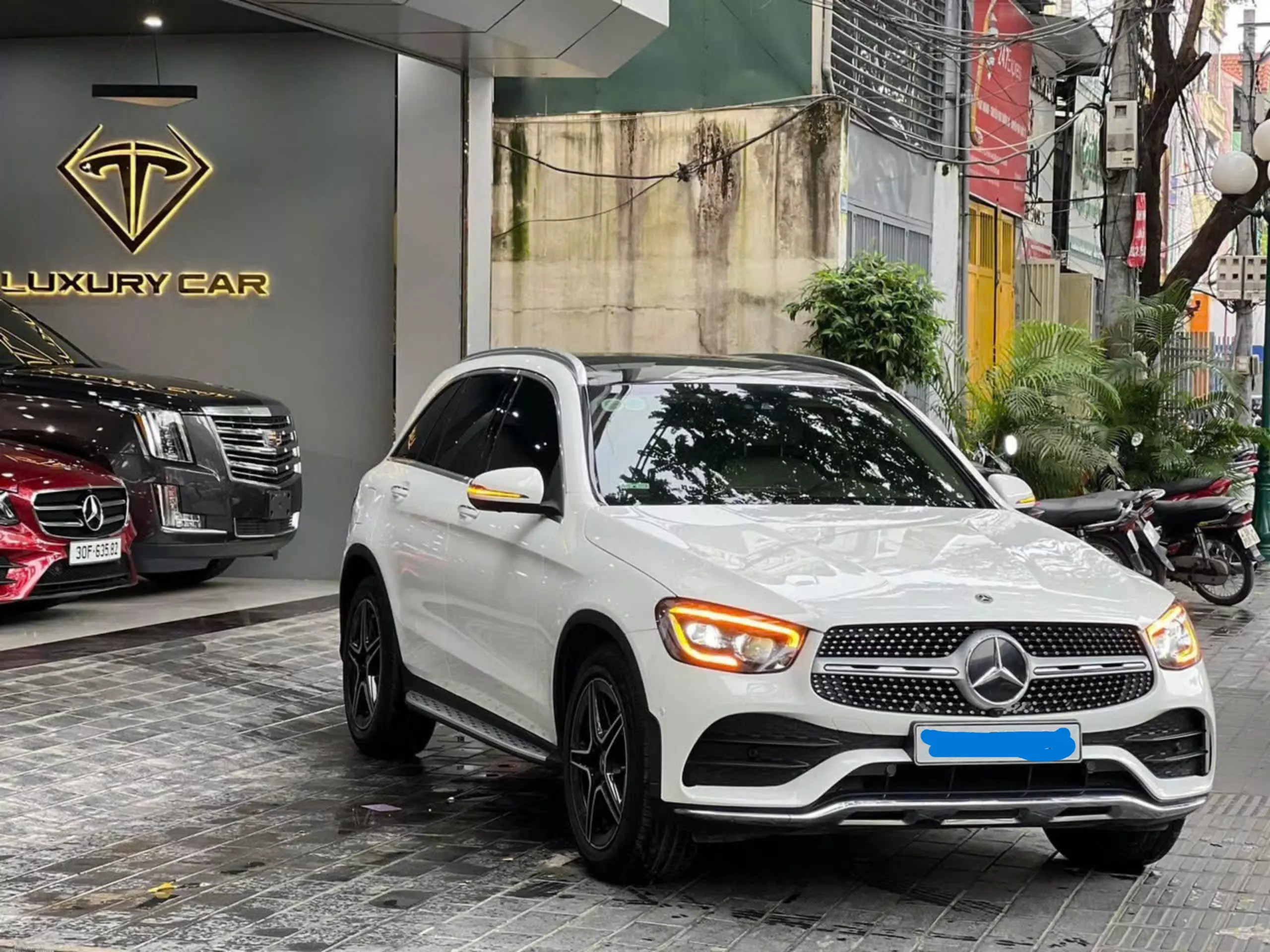 Cần bán lại xe Mercedes 4matic 2021, màu trắng-8