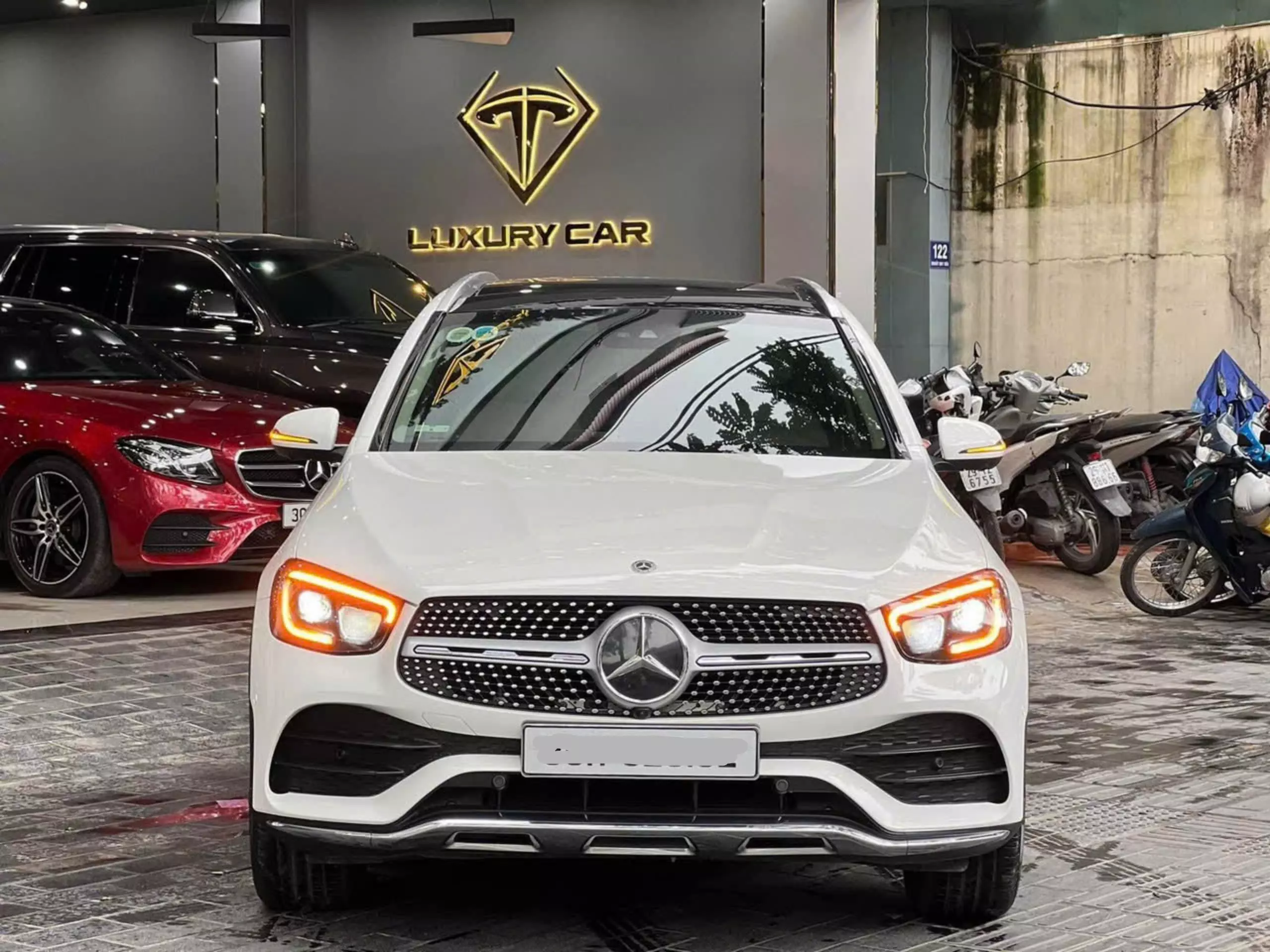 Cần bán lại xe Mercedes 4matic 2021, màu trắng-11