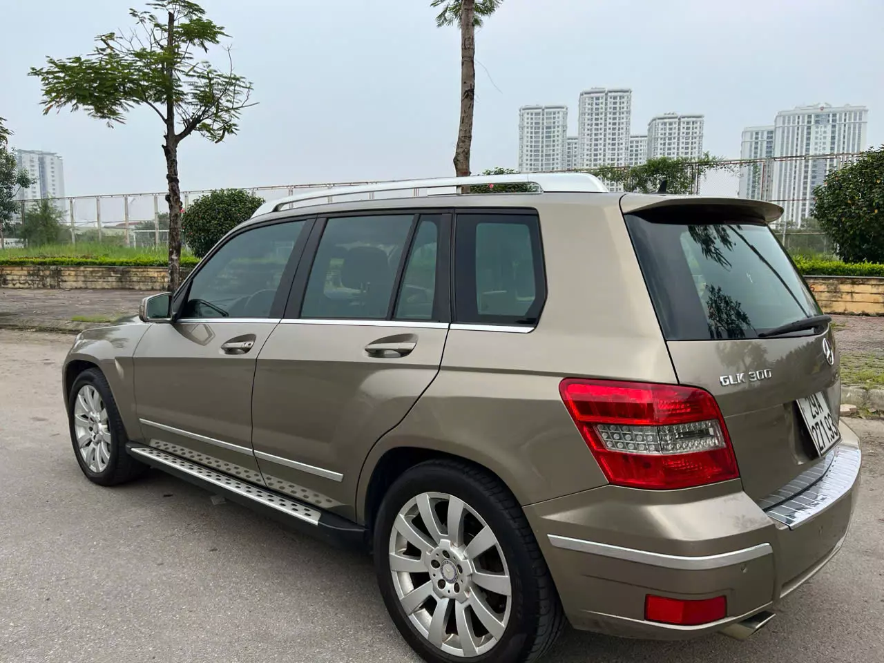 Chính chủ cần bán xe Mercedes Benz GLK 300 Class 2010-0