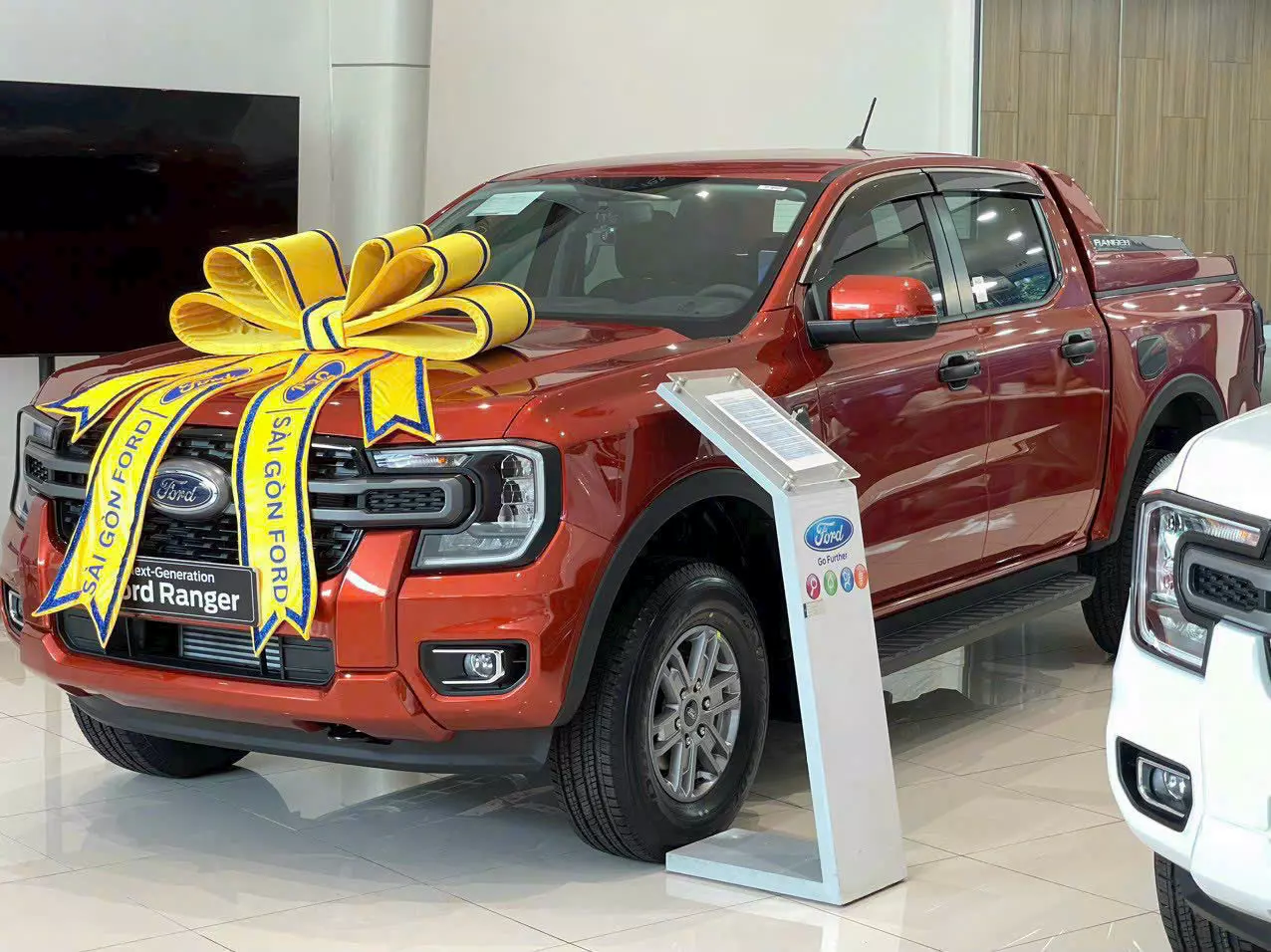 Cần bán Ford Ranger 2024, màu xanh lam, giá tốt-1