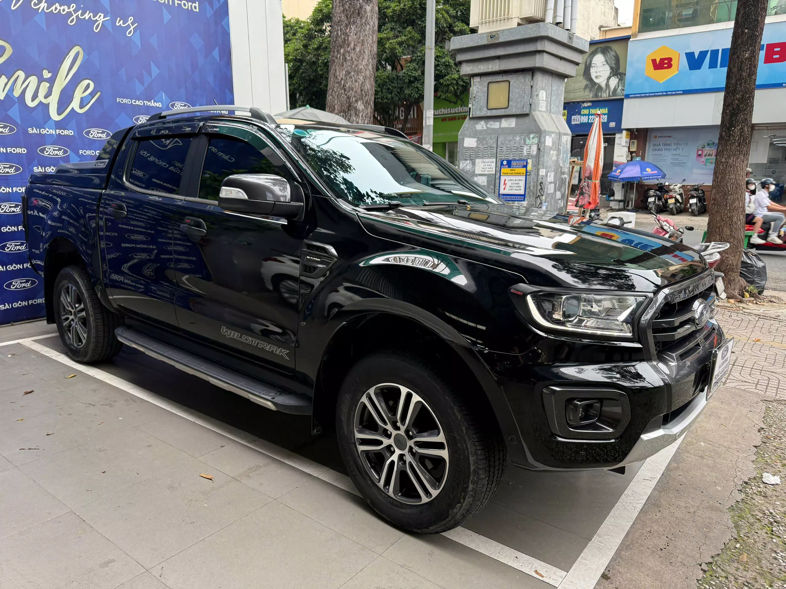 Cần bán xe Ford Ranger 2024, màu đen, 669 triệu có thương lượng-2