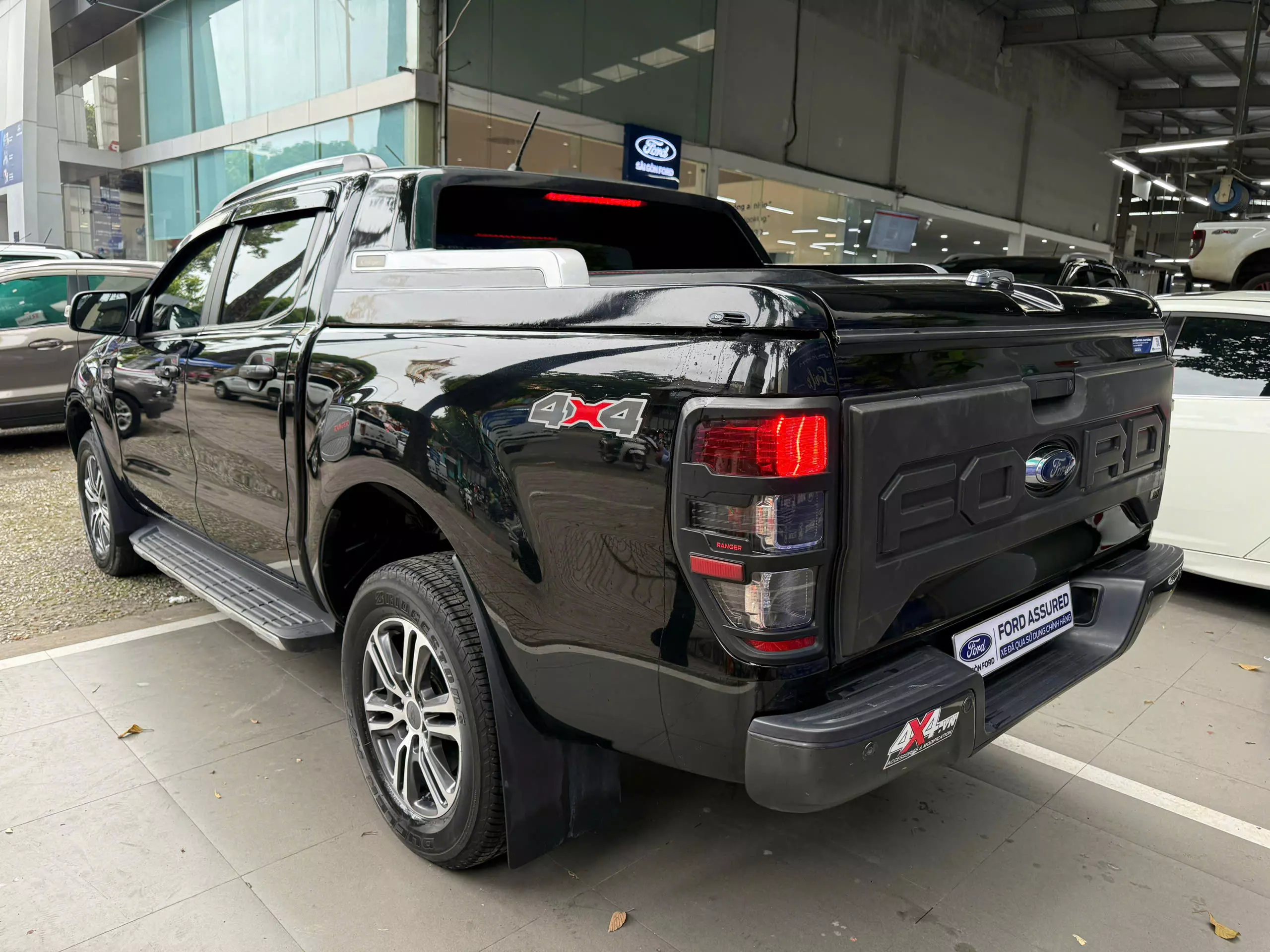 Cần bán xe Ford Ranger 2024, màu đen, 669 triệu có thương lượng-4