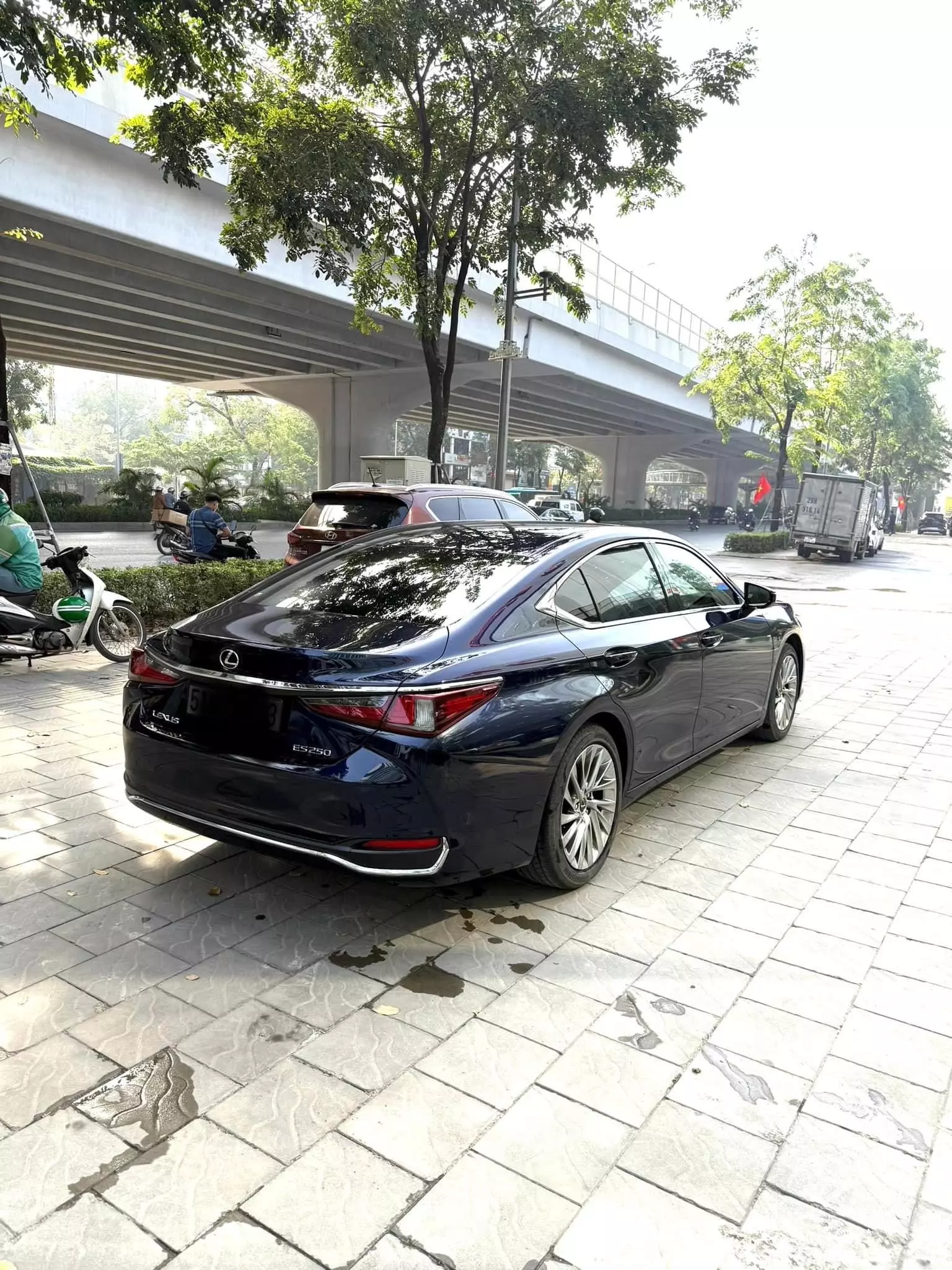 Bán Lexus ES250 sản xuất 2020, 1 chủ từ mới, xe đẹp xuất sắc.-4