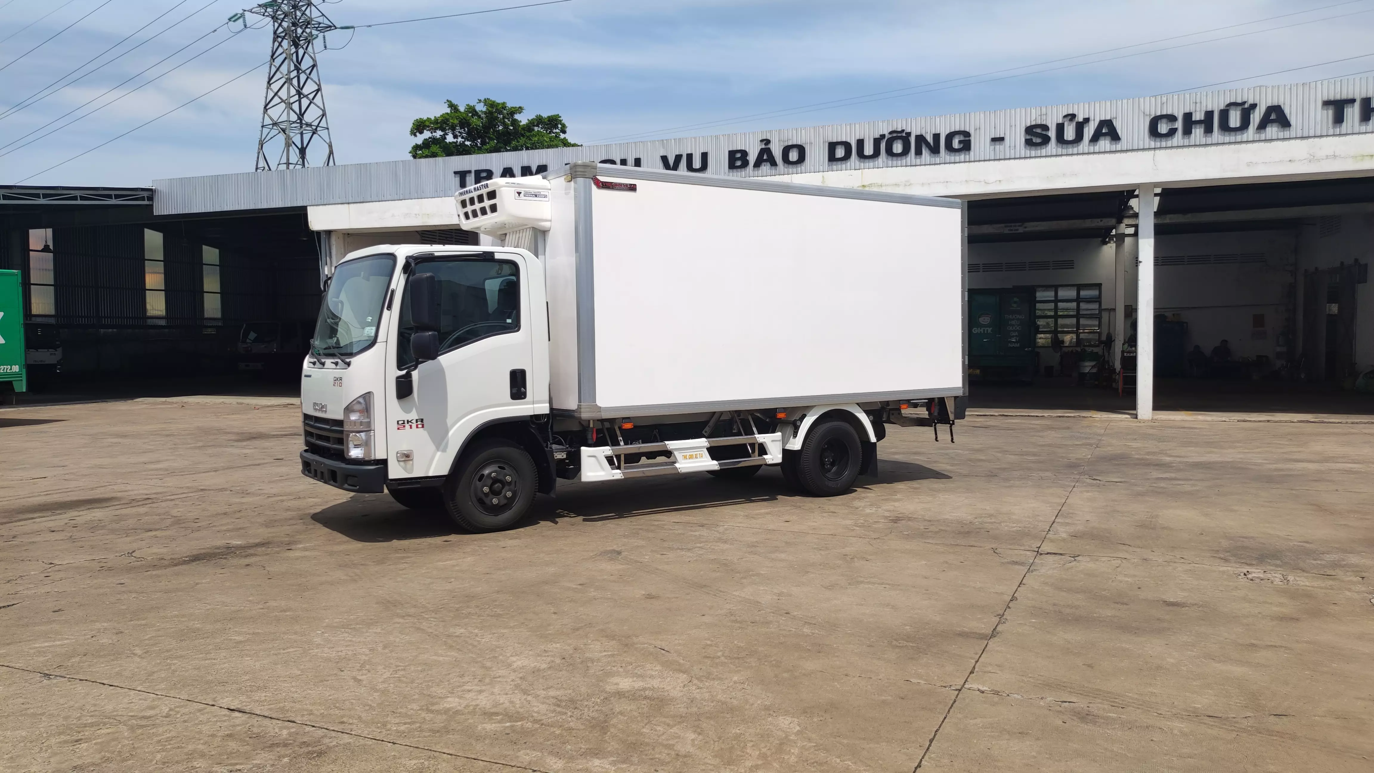 Bán xe tải Isuzu QKR210 thùng đông lạnh-0