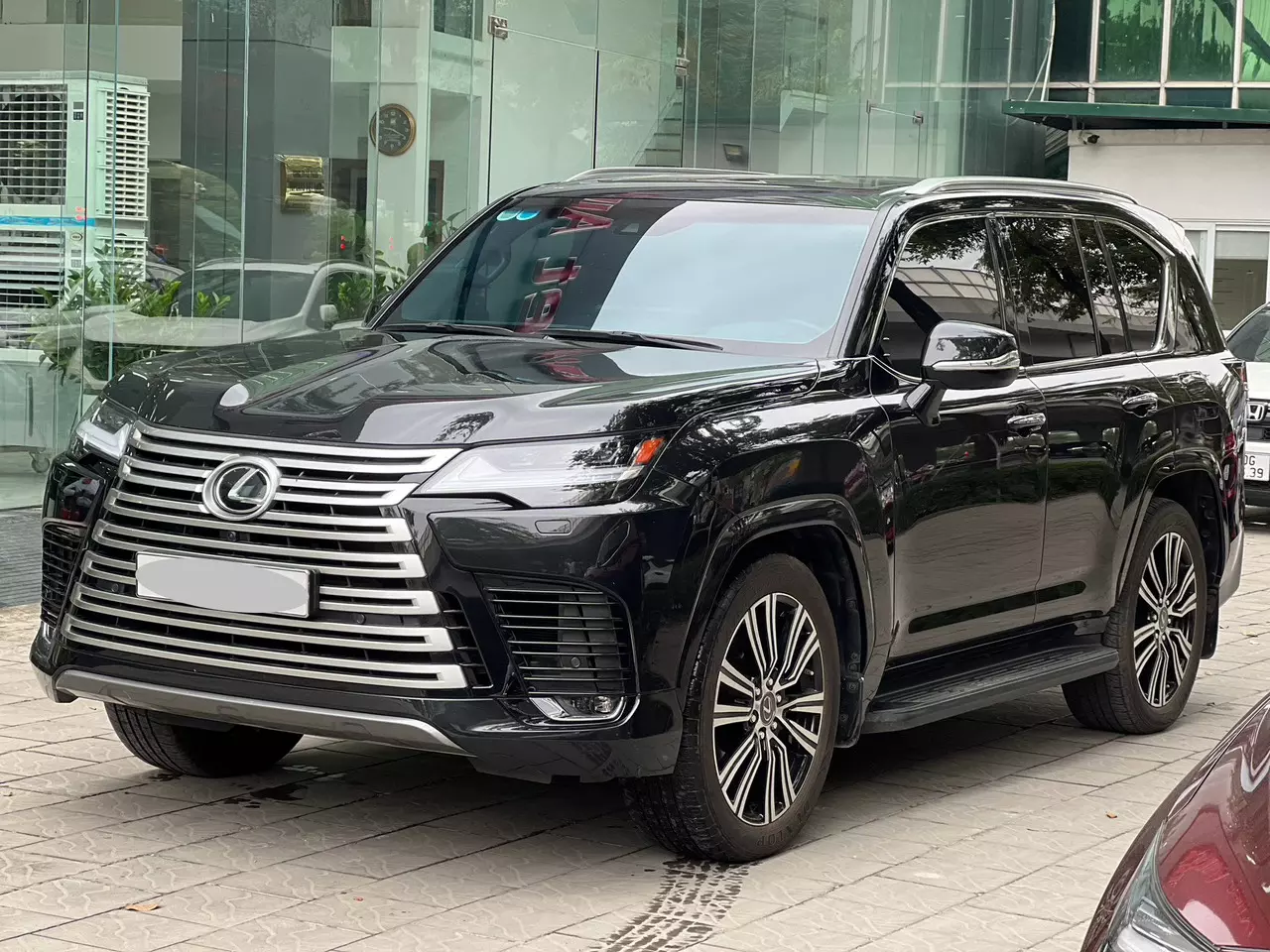 Bán Lexus LX600 Urban Màu Đen xe sản xuất năm 2023 siêu mới, xe lăn bánh có hơn 8 nghìn km. -4