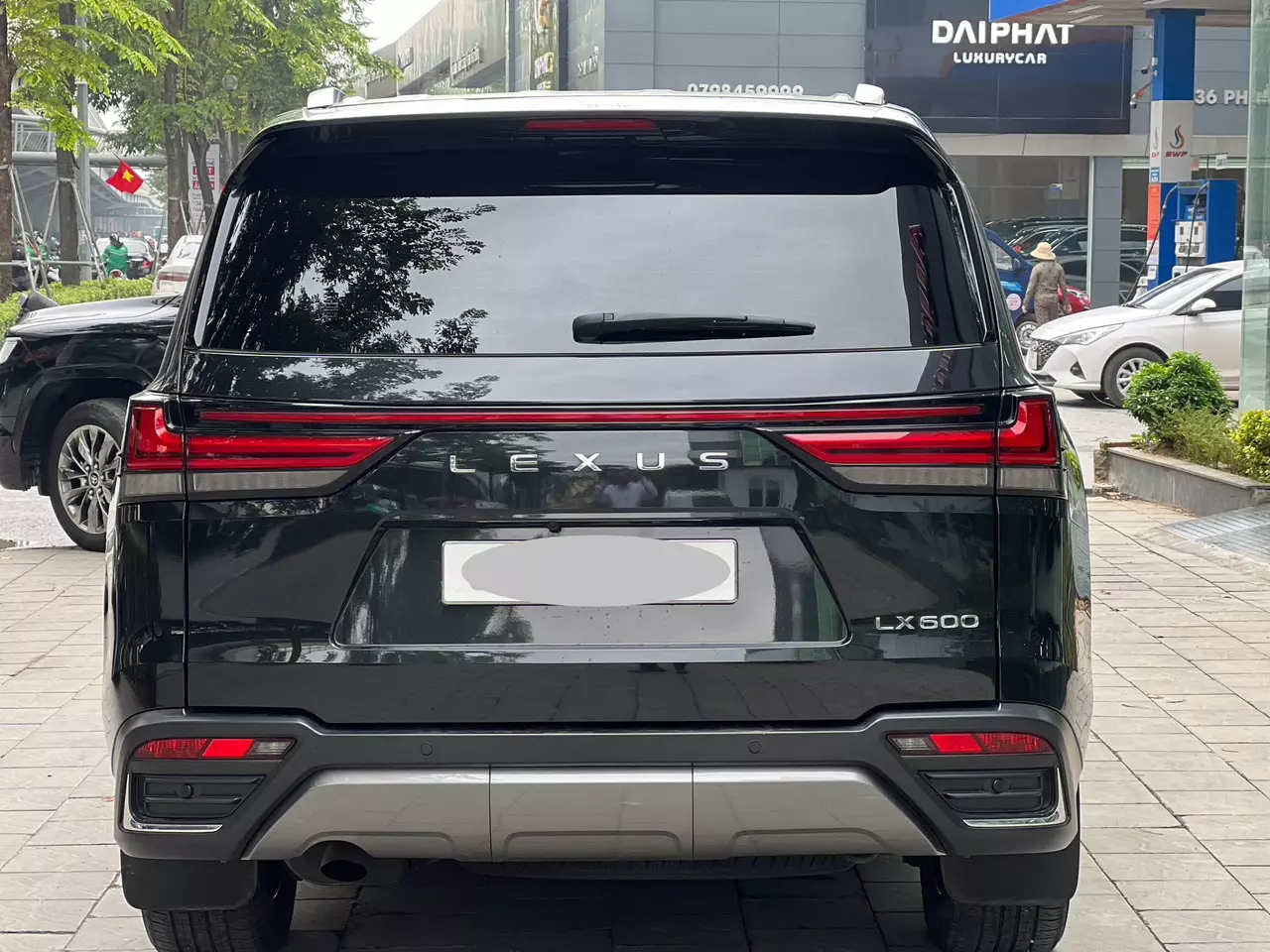 Bán Lexus LX600 Urban Màu Đen xe sản xuất năm 2023 siêu mới, xe lăn bánh có hơn 8 nghìn km. -2