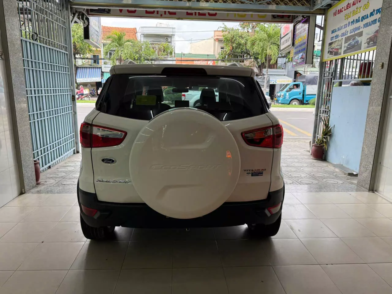 Chính chủ bán xe Ford EcoSport titanium sản xuất 2015 -3