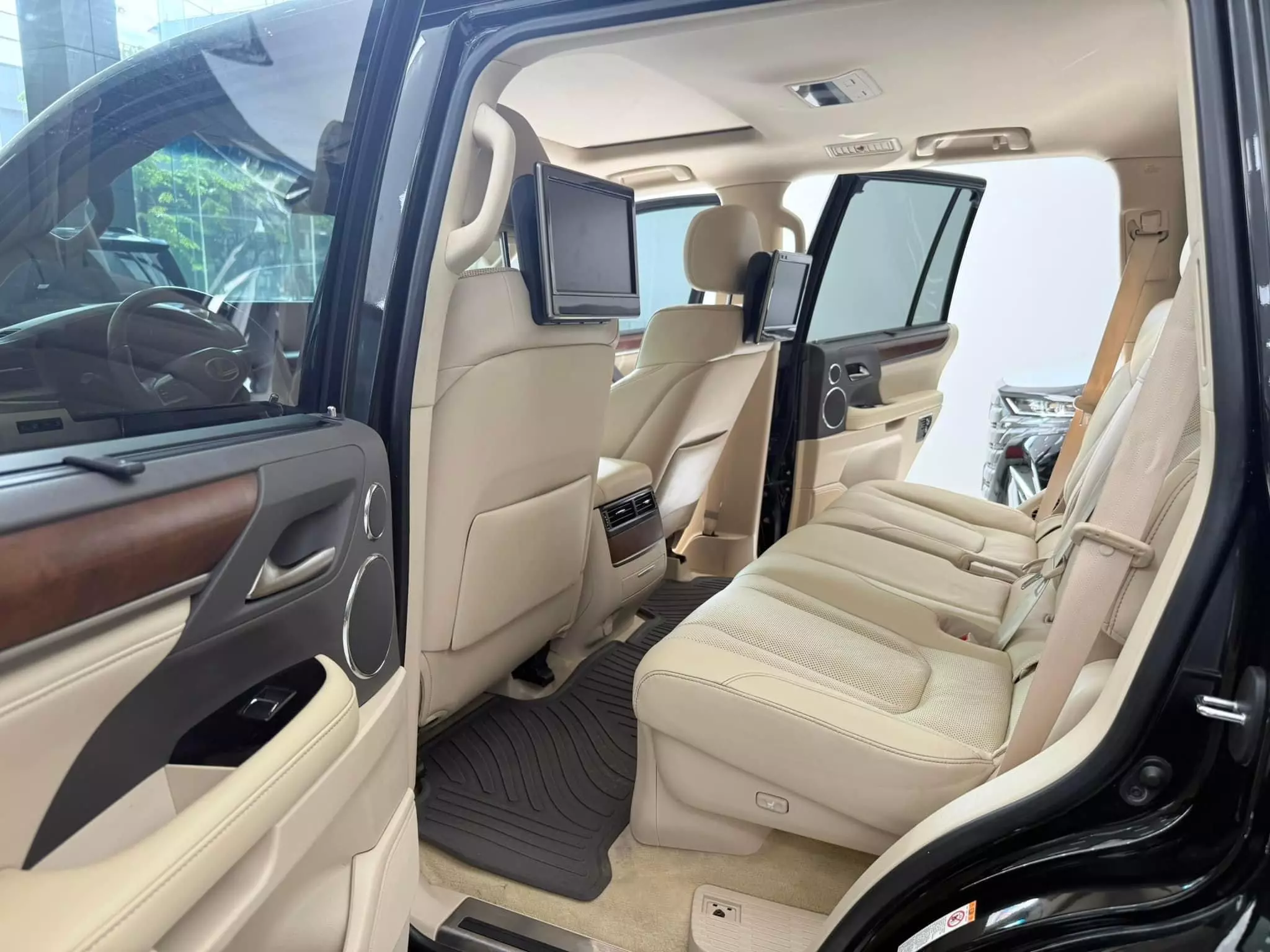 Bán Lexus LX570 nhập Mỹ 2016, xe nguyên bản cực mới.-6