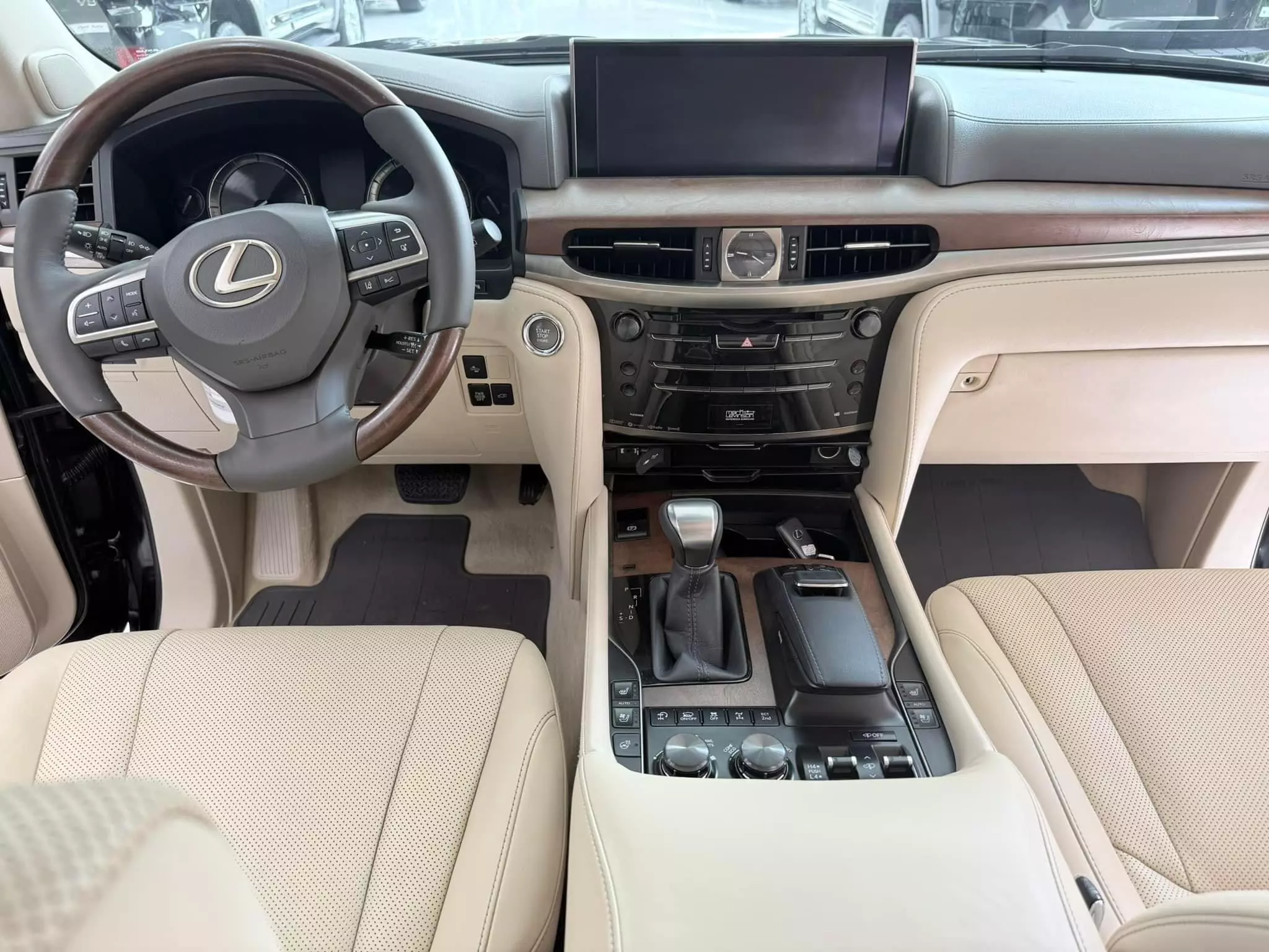 Bán Lexus LX570 nhập Mỹ 2016, xe nguyên bản cực mới.-7