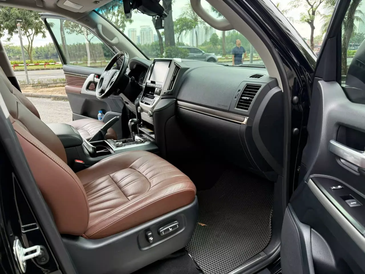 Toyota Land Cruiser VX-S 5.7 nhập Trung Đông, đăng ký cuối 2021, 1 chủ-8