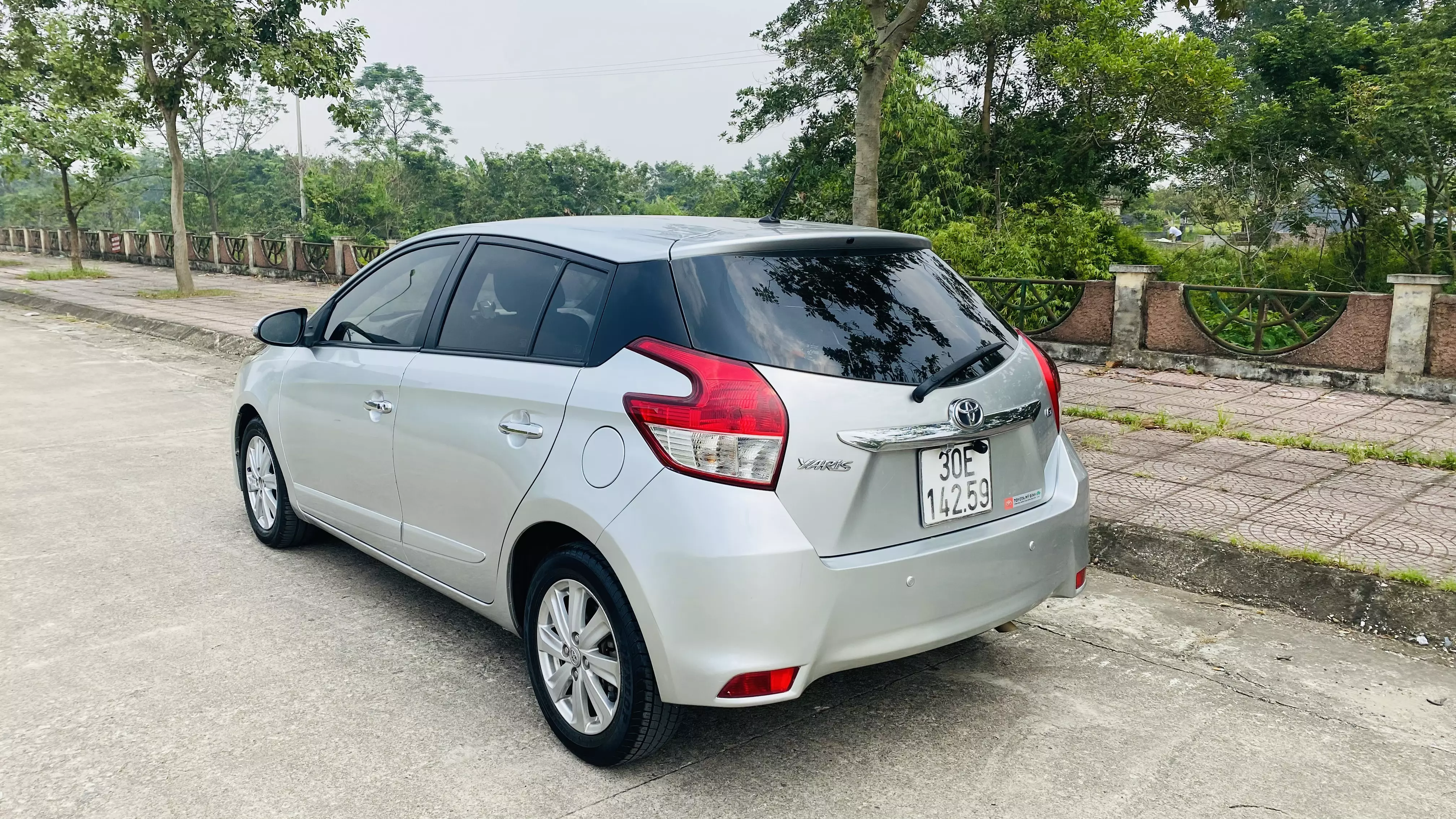 Toyota Yaris 2015 G CVT - 10300 km 2015 - Nhập Thái 1 chủ xe đẹp không lỗi nhỏ-2