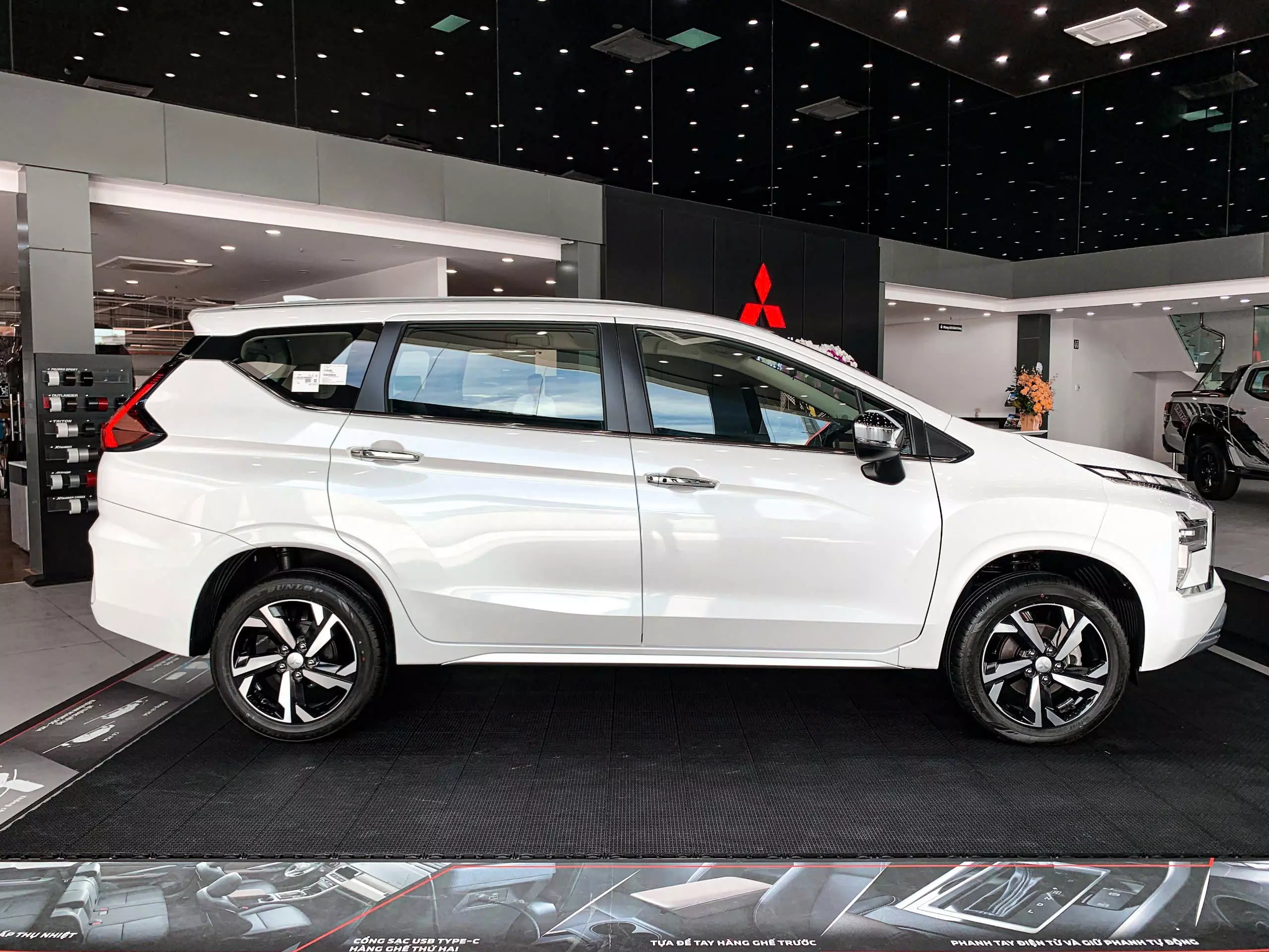 BÁN XE MVP HÃNG MITSUBISHI XPANDER PREMIUM -3