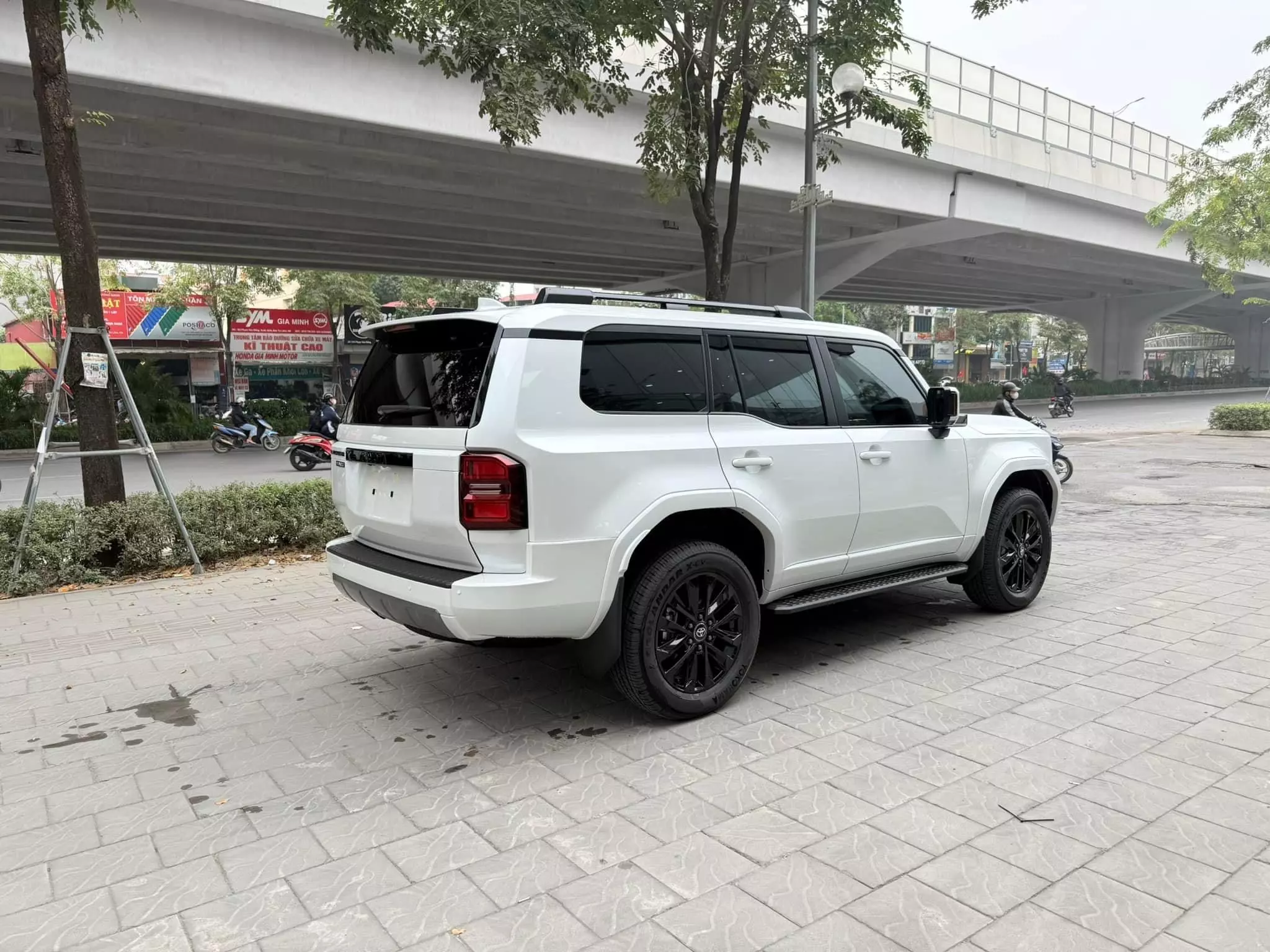 Toyota Prado LC250- 2025, mới 100%, có màu Đen- Trắng giao ngay.-3