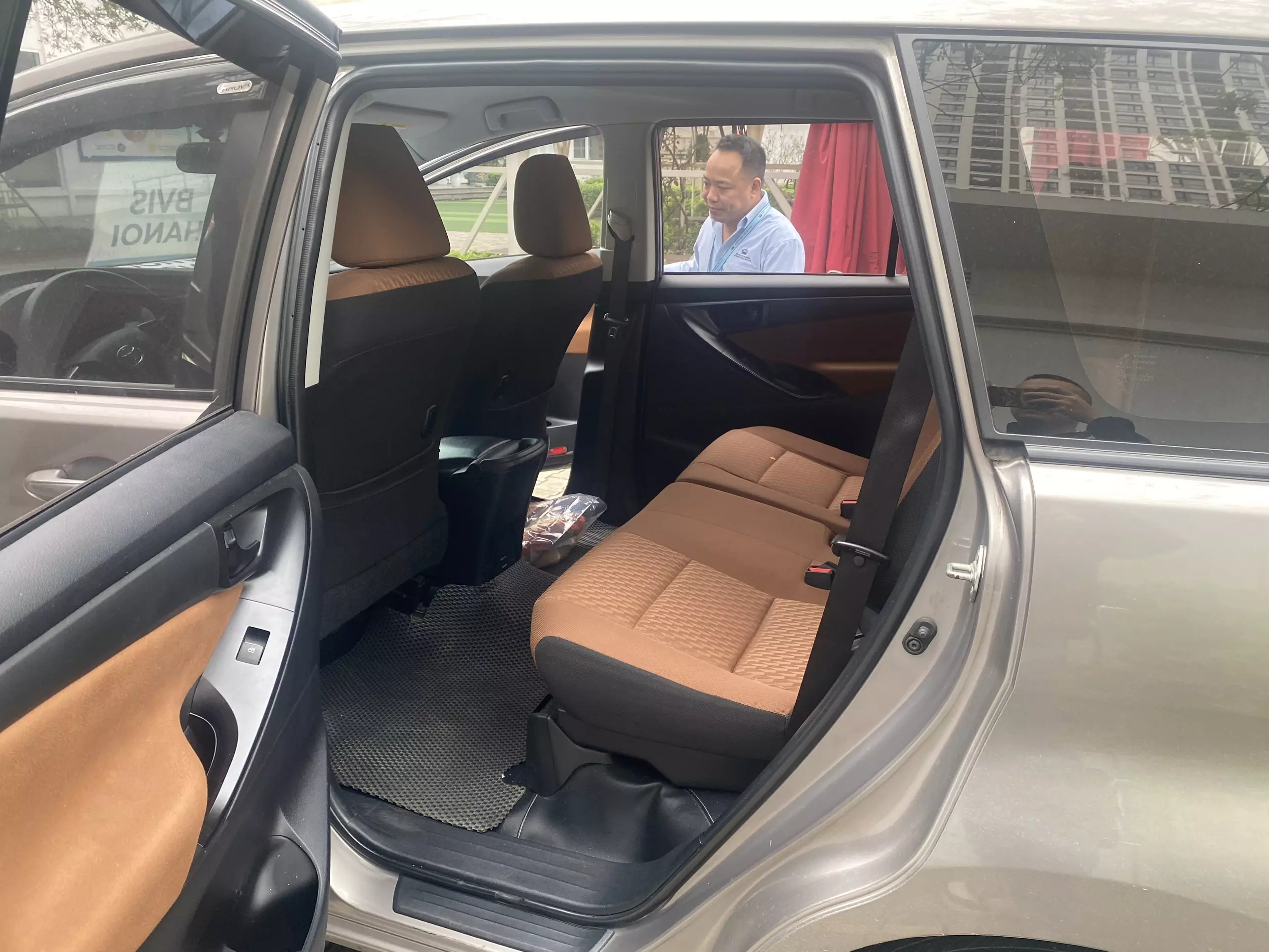 Thanh lý xe Toyota Innova 2016-3