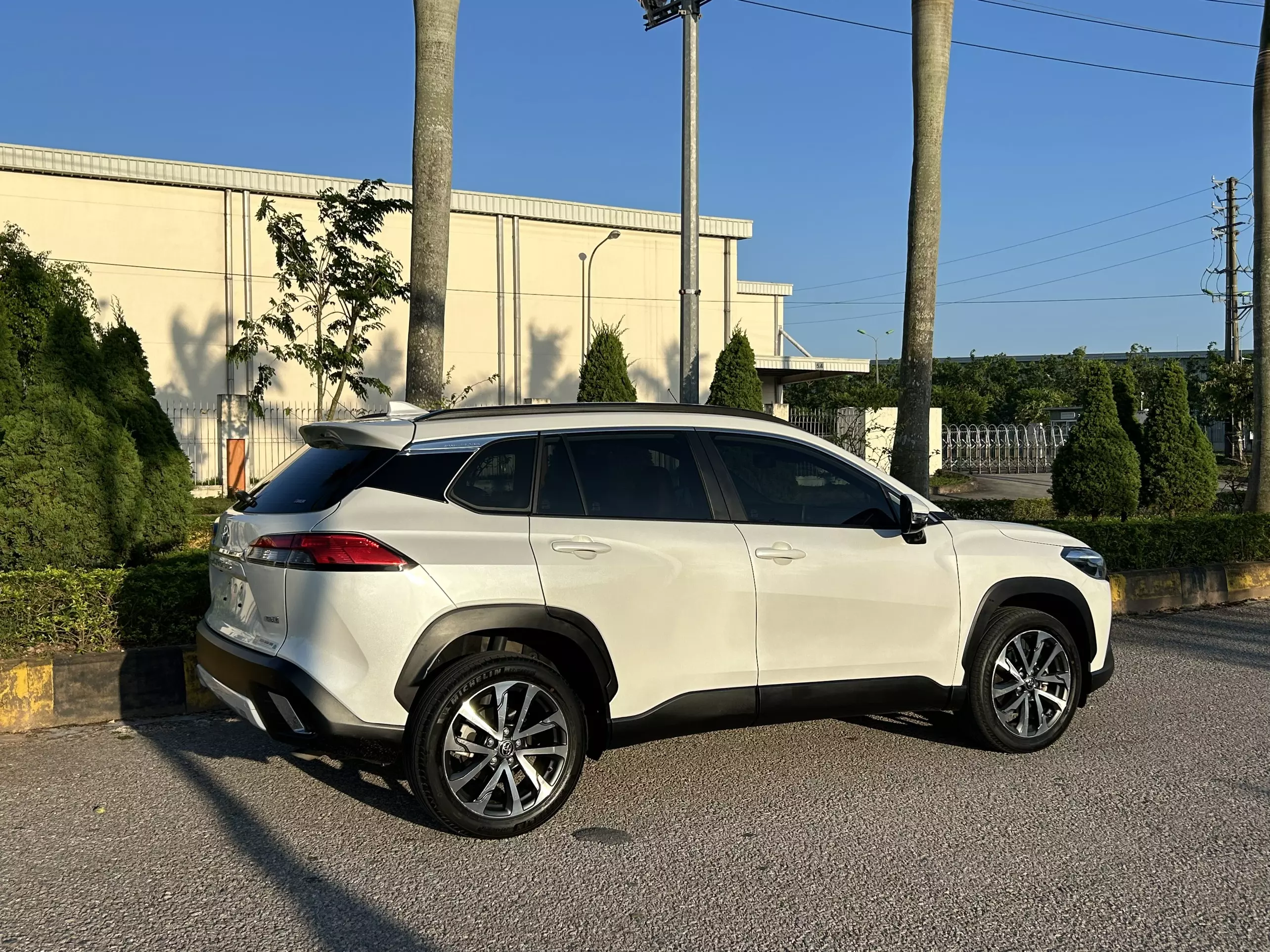 Cần bán Toyota Cross 1.8V Nhập Khẩu Thái Lan, sản xuất năm 2021.-2