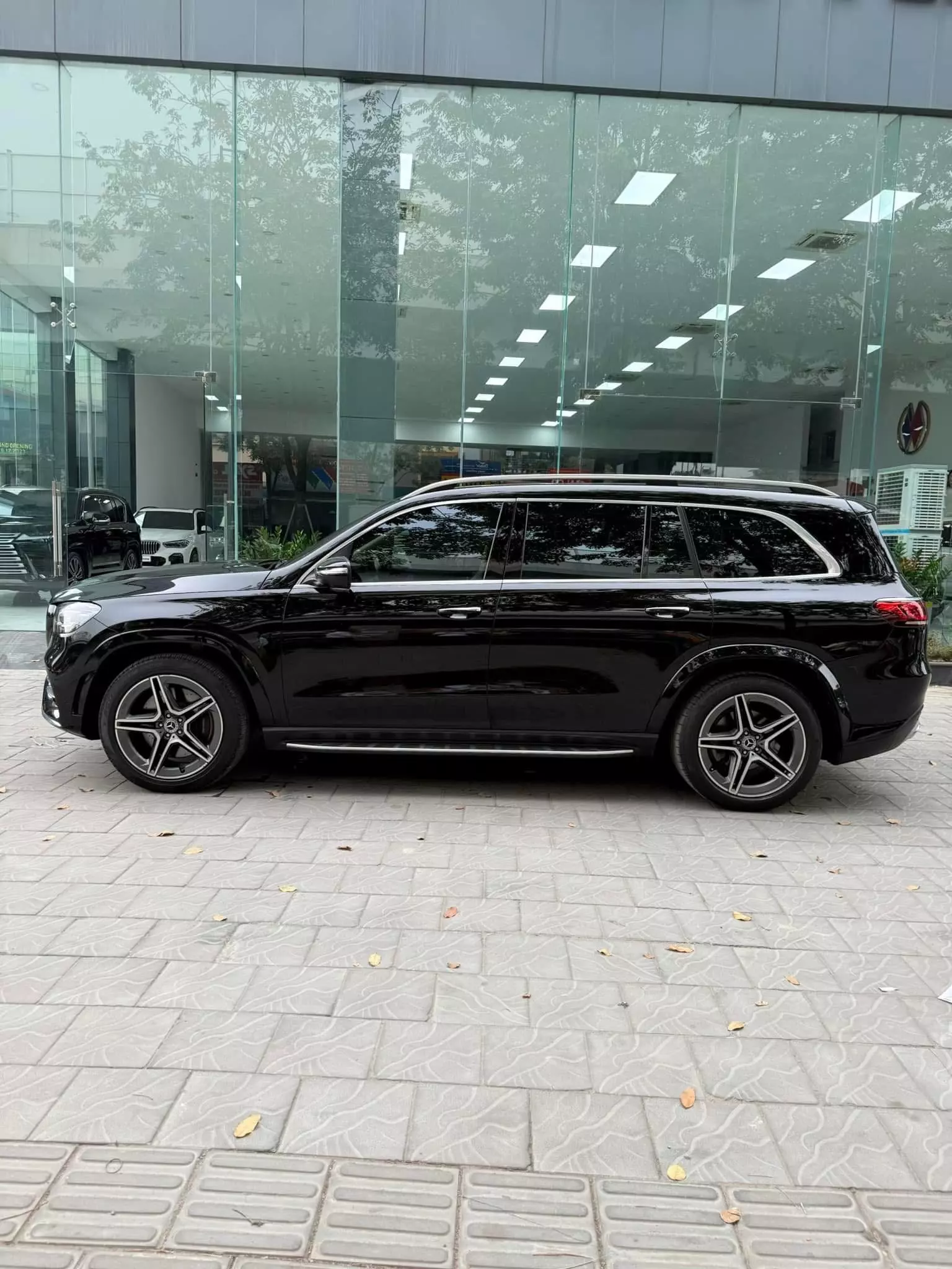 Bán Mercedes GLS450 4 Matic sản xuất 2022, 1 chủ, xe mới 99%.-3