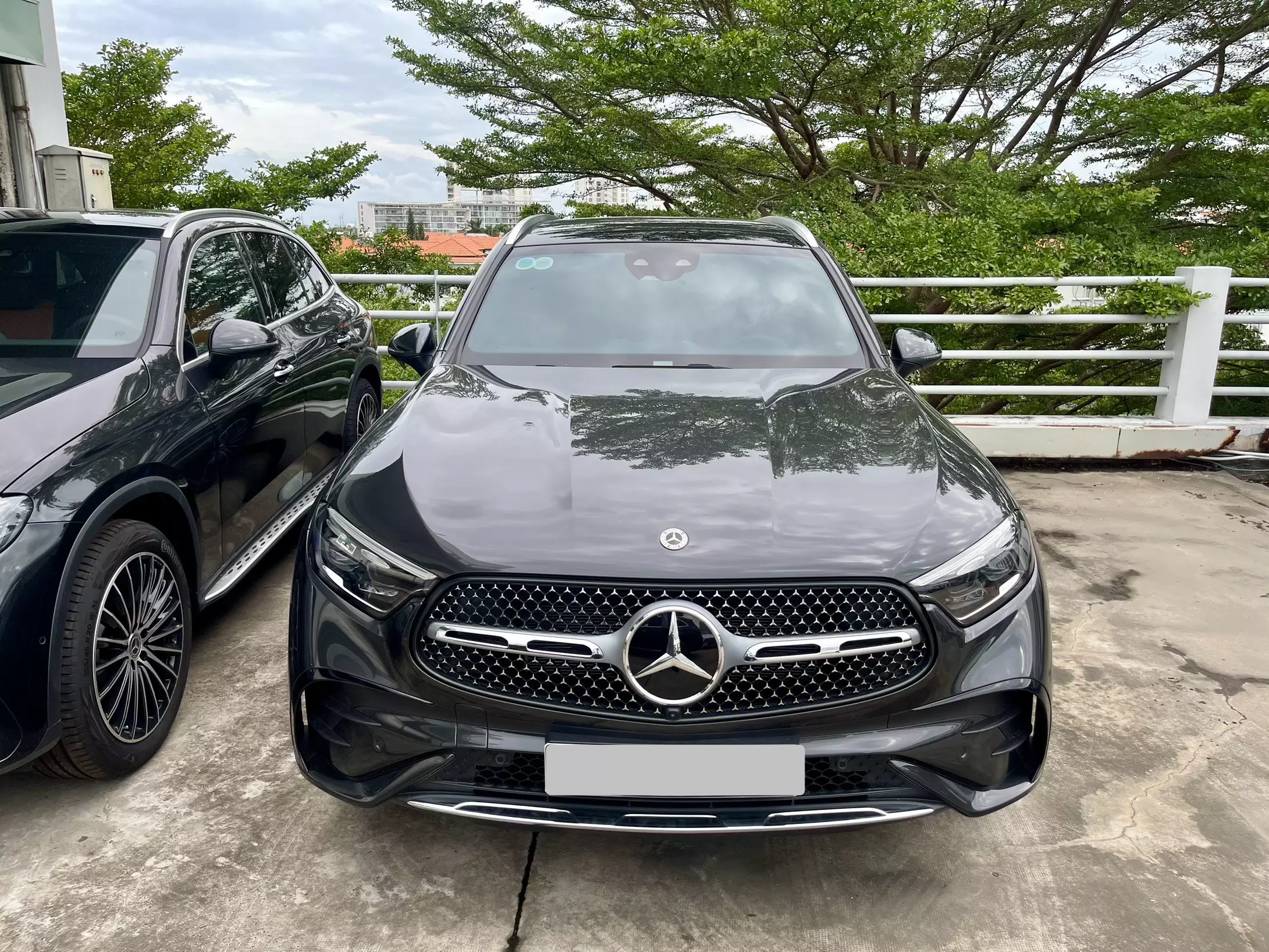 Mercedes-Benz GLC 300 Lướt Chính Hãng Đi 5.000 Km, Giá Chỉ 2 Tỷ 6-1