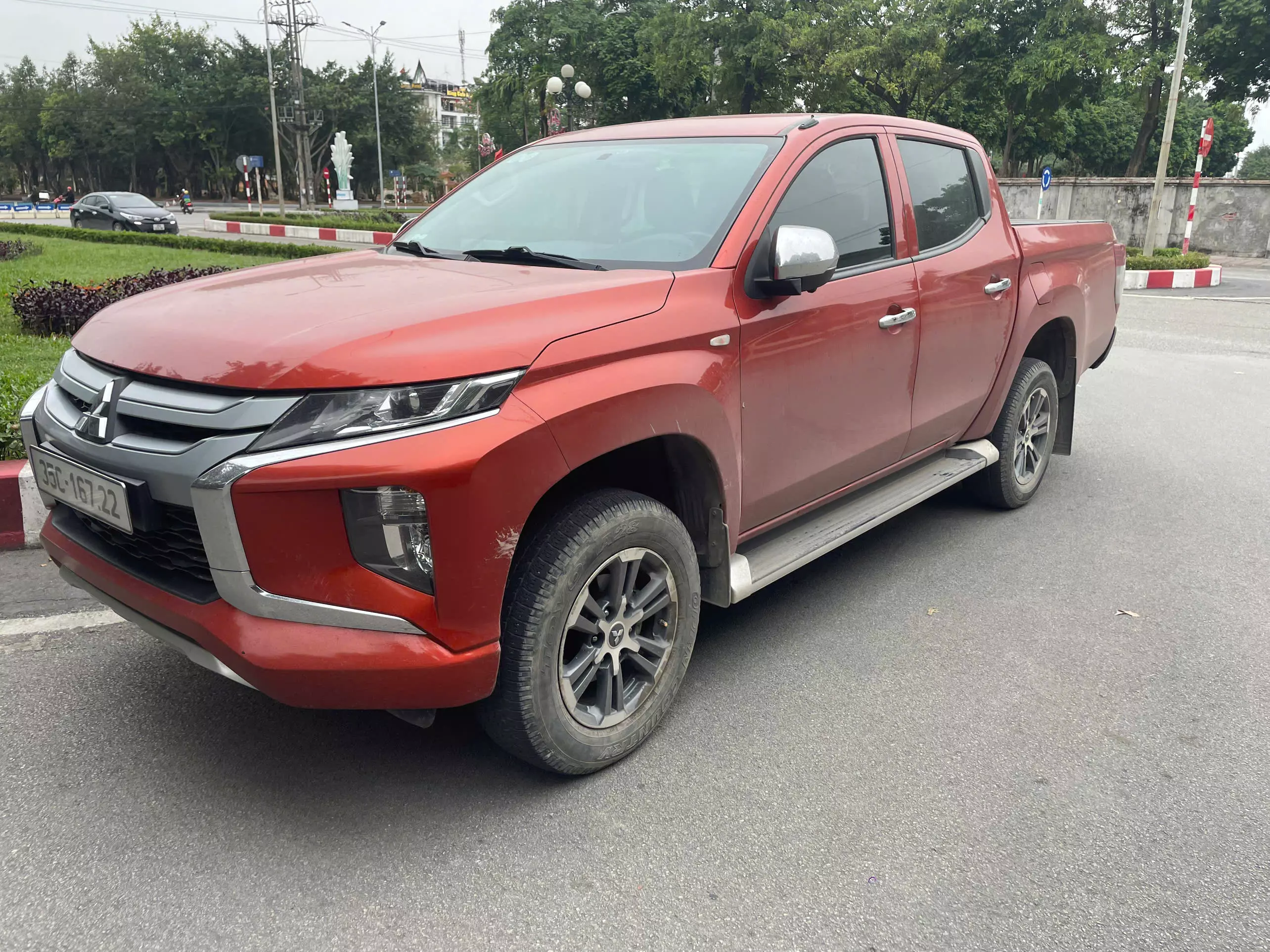 BÁN XE  TRITON AT 4x2 - SX : 2021 - GIÁ 530 TRIỆU .-3