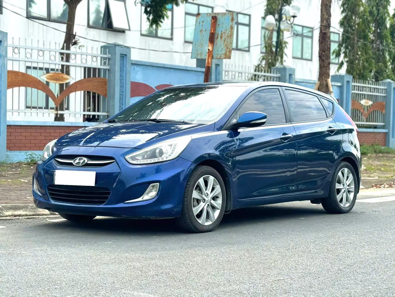 BÁN XE HYUNDAI ACCENT 1.4 AT BLUE HATBACK - SX : 2015- GIÁ 310 TRIỆU. -2